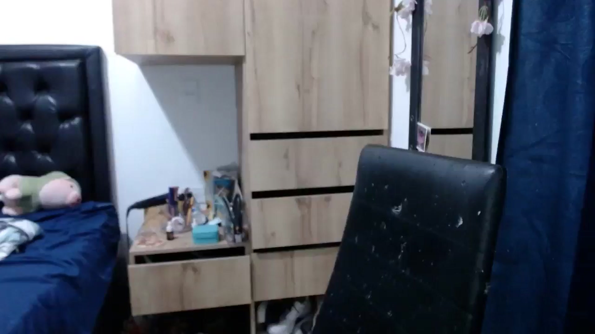 Gallery image thumbnail from nicollemiler's myfreecams stream on, 05/22/2024, 06:57 image 20 of 20