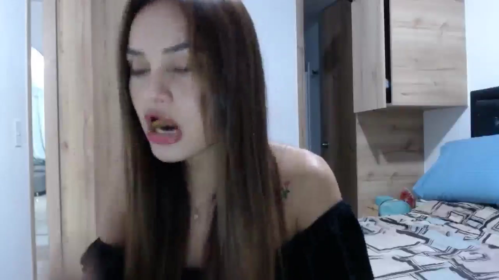 Gallery image thumbnail from nicollemiler's myfreecams stream on, 05/30/2024, 06:30 image 6 of 20