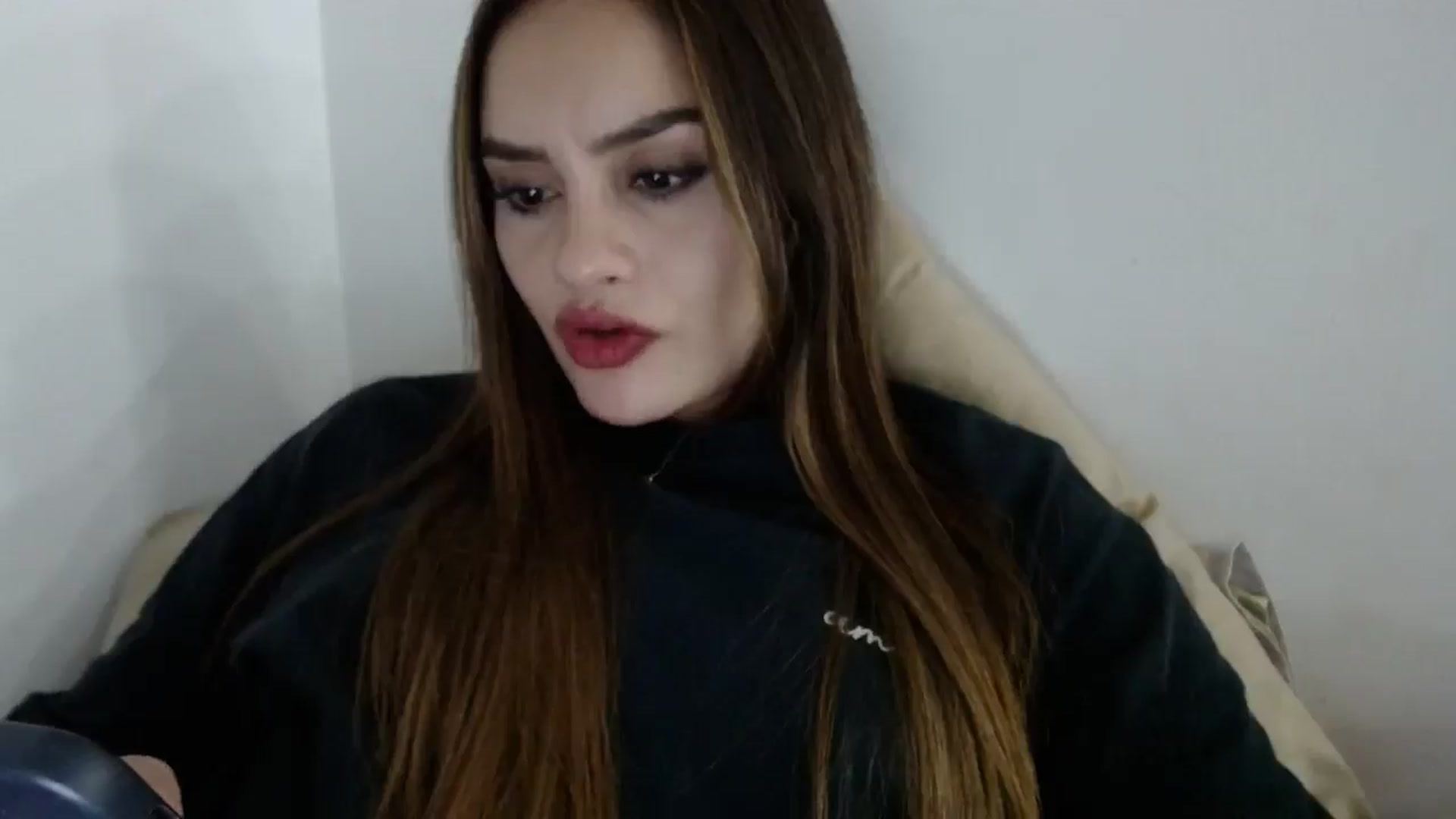 Gallery image thumbnail from nicollemiler's myfreecams stream on, 06/26/2024, 06:18 image 10 of 20