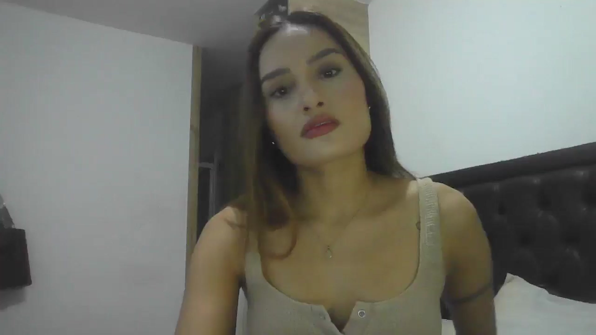 Gallery image thumbnail from nicollemiler's myfreecams stream on, 08/20/2024, 06:41 image 7 of 20