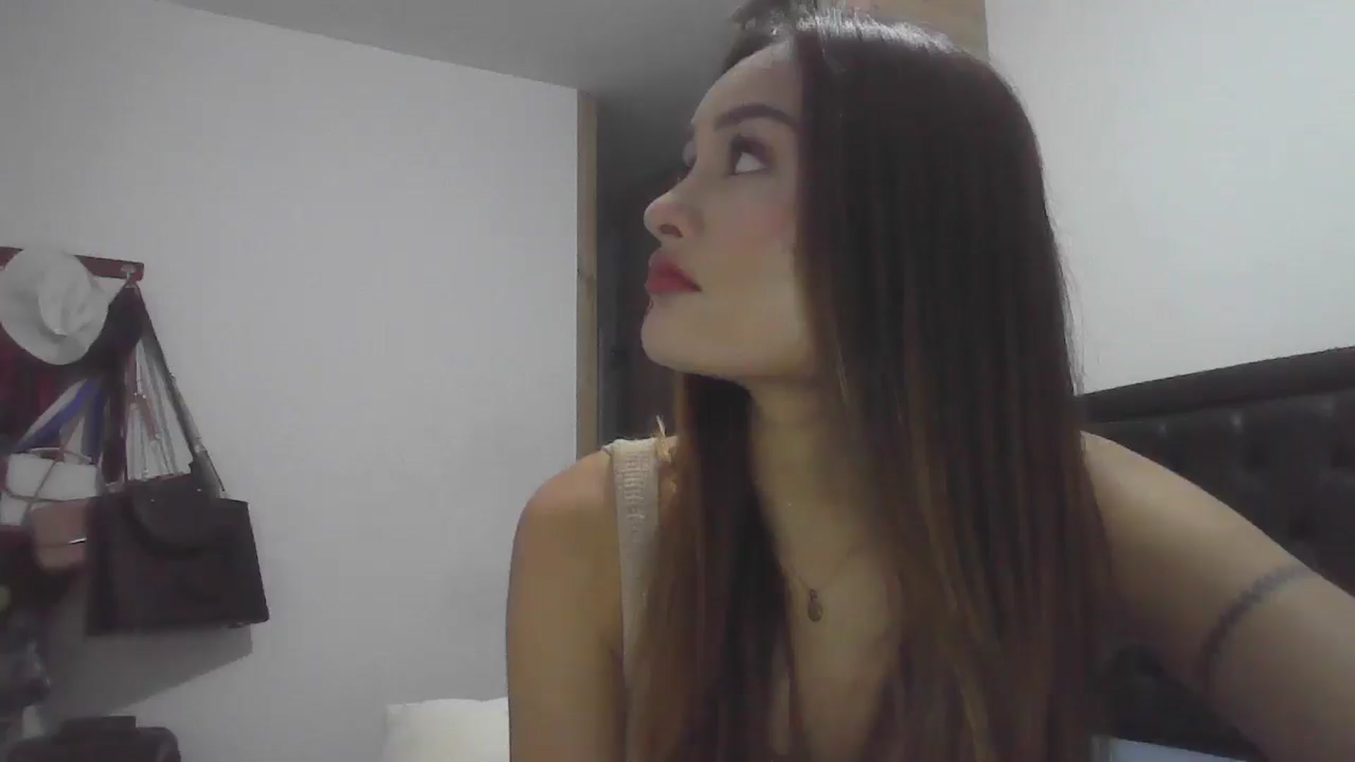 Gallery image thumbnail from nicollemiler's myfreecams stream on, 08/20/2024, 10:30 image 1 of 20