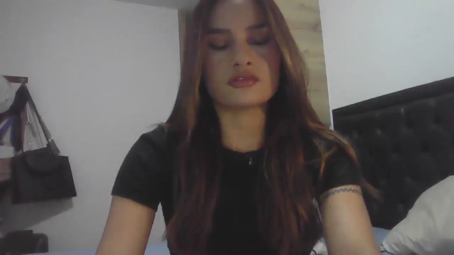 Gallery image thumbnail from nicollemiler's myfreecams stream on, 08/21/2024, 08:49 image 6 of 20