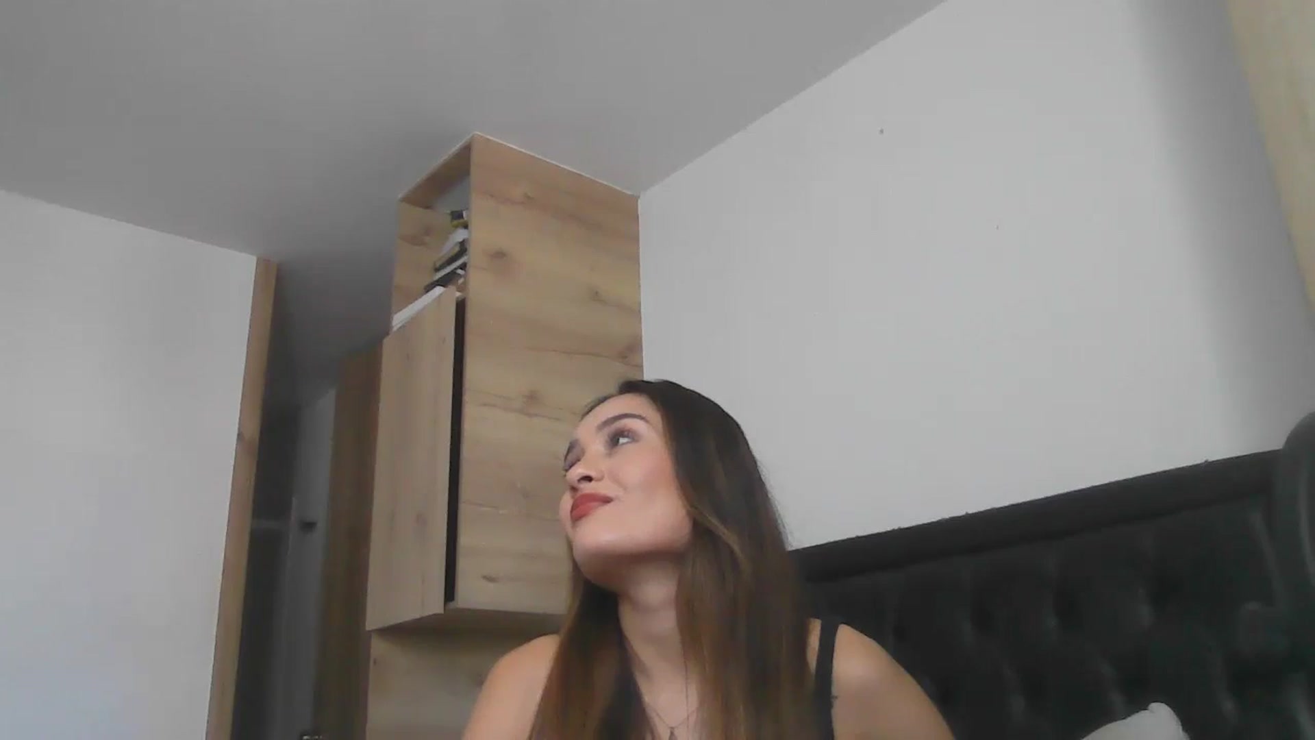 Gallery image thumbnail from nicollemiler's myfreecams stream on, 08/22/2024, 16:20 image 13 of 20