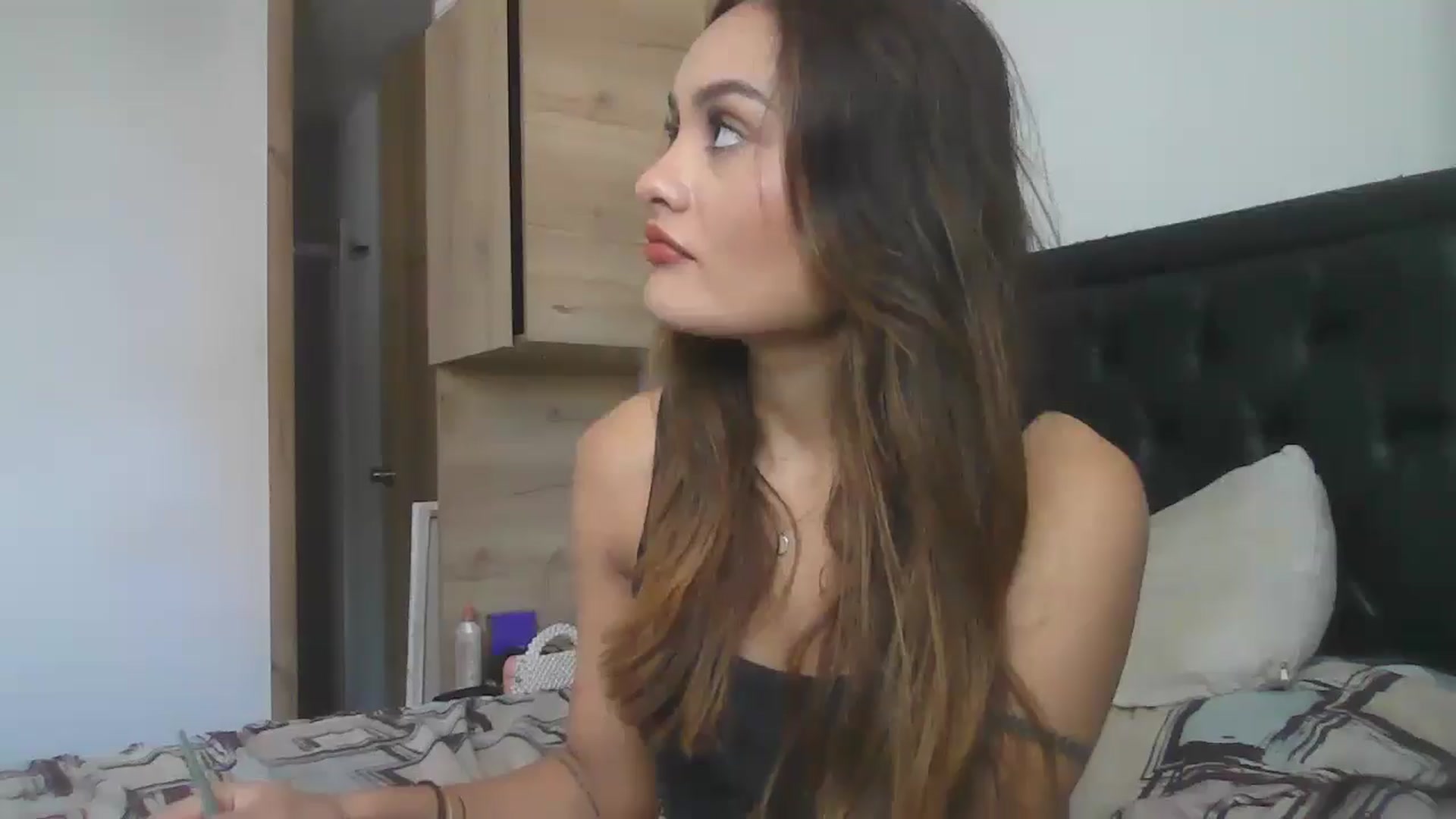 Gallery image thumbnail from nicollemiler's myfreecams stream on, 08/22/2024, 16:20 image 8 of 20
