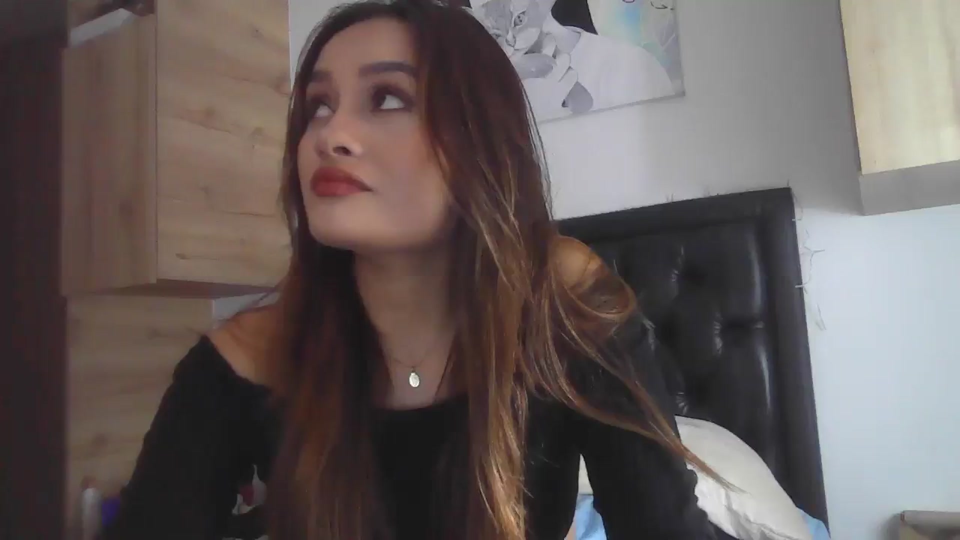 Gallery image thumbnail from nicollemiler's myfreecams stream on, 08/27/2024, 07:27 image 12 of 20
