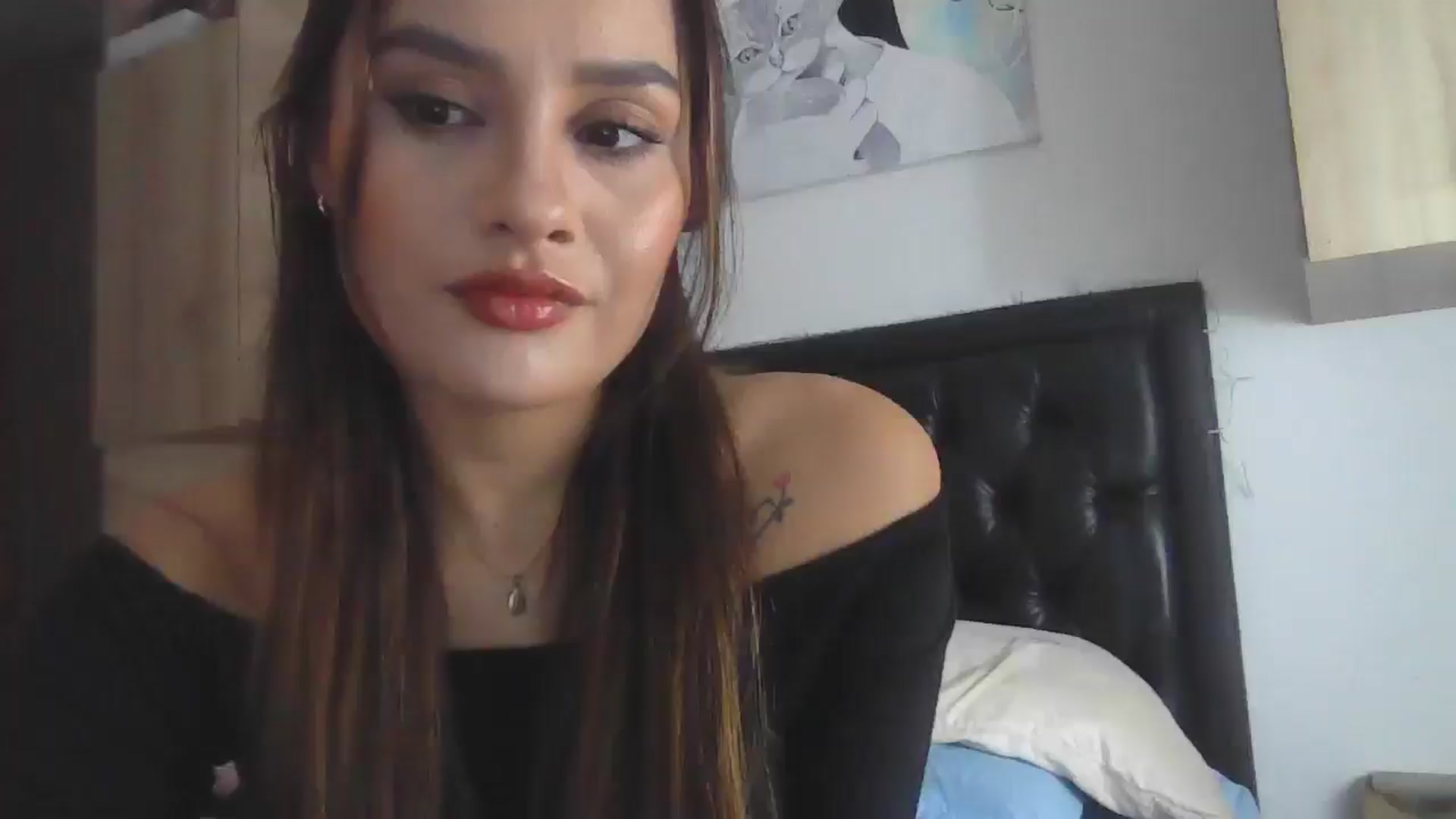 Gallery image thumbnail from nicollemiler's myfreecams stream on, 08/27/2024, 07:27 image 9 of 20