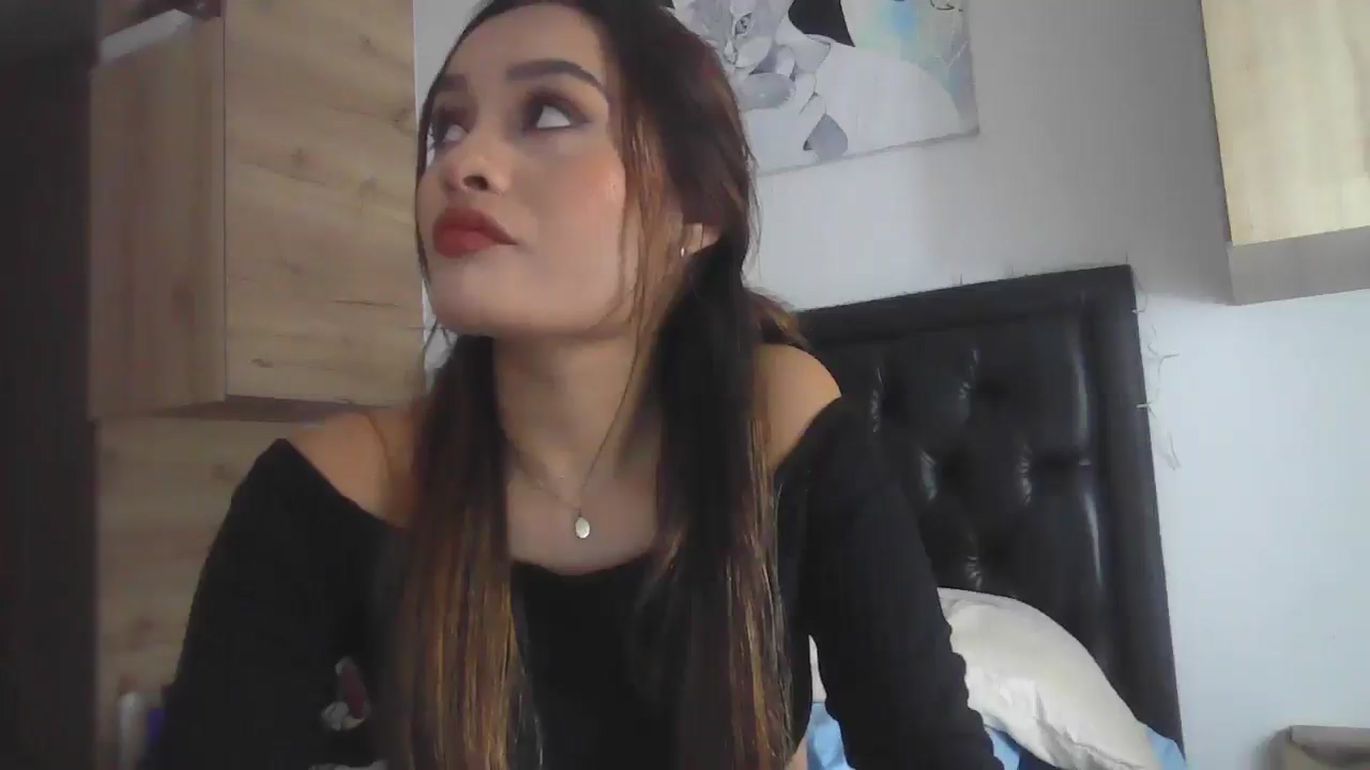 Gallery image thumbnail from nicollemiler's myfreecams stream on, 08/27/2024, 07:27 image 5 of 20