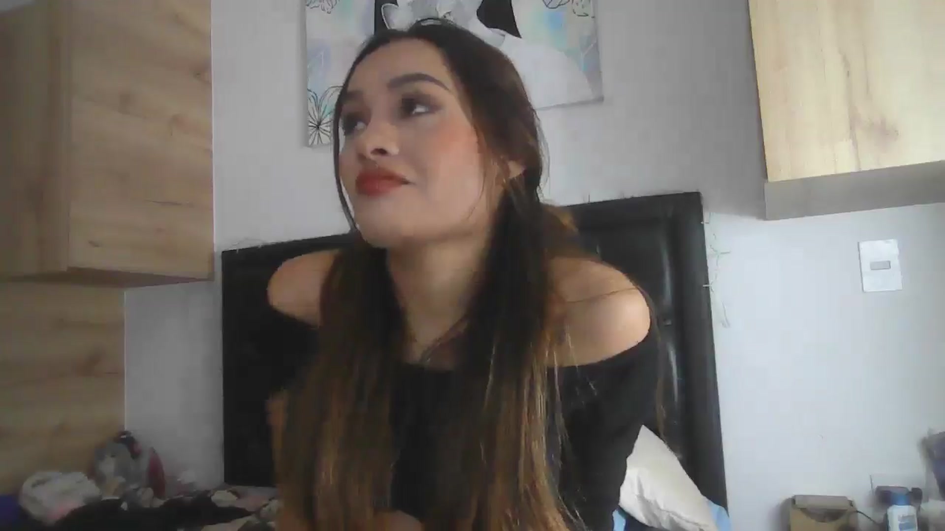 Gallery image thumbnail from nicollemiler's myfreecams stream on, 08/27/2024, 07:27 image 4 of 20