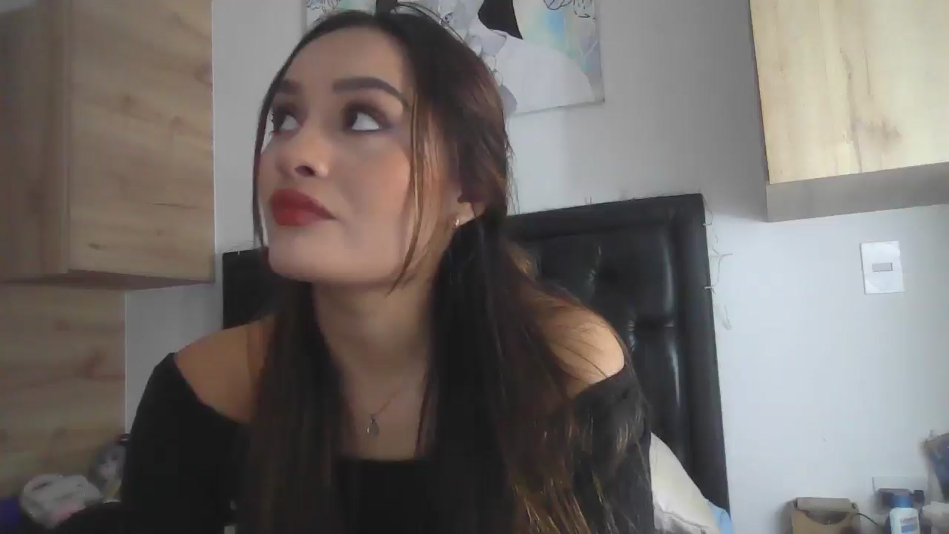 Gallery image thumbnail from nicollemiler's myfreecams stream on, 08/27/2024, 07:27 image 1 of 20