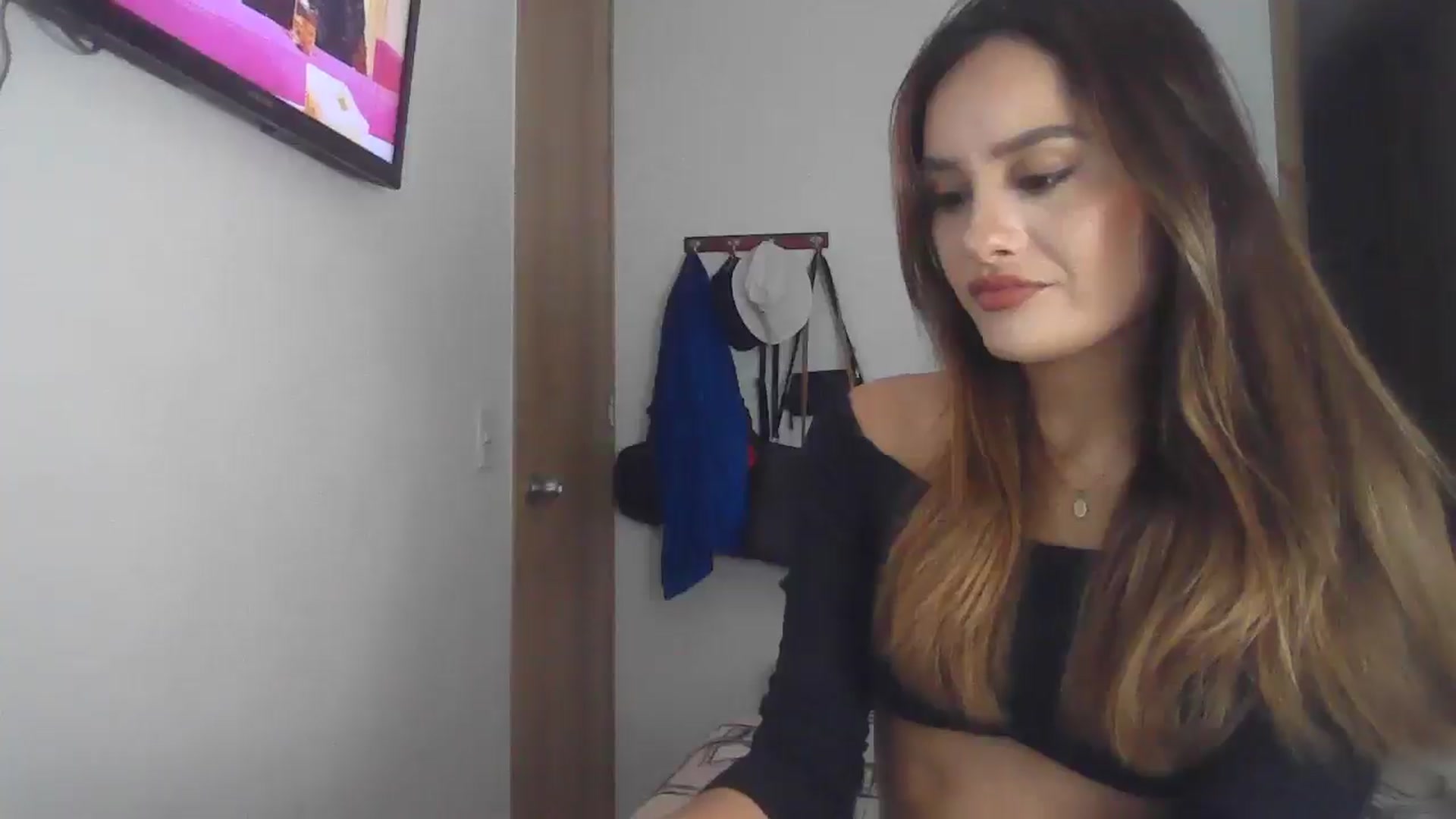 Gallery image thumbnail from nicollemiler's myfreecams stream on, 08/27/2024, 08:04 image 14 of 20
