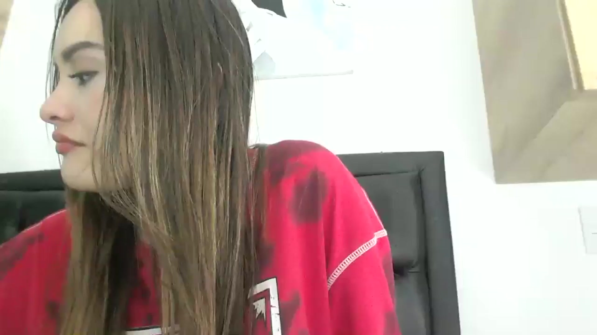 Gallery image thumbnail from nicollemiler's myfreecams stream on, 10/08/2024, 06:37 image 3 of 20