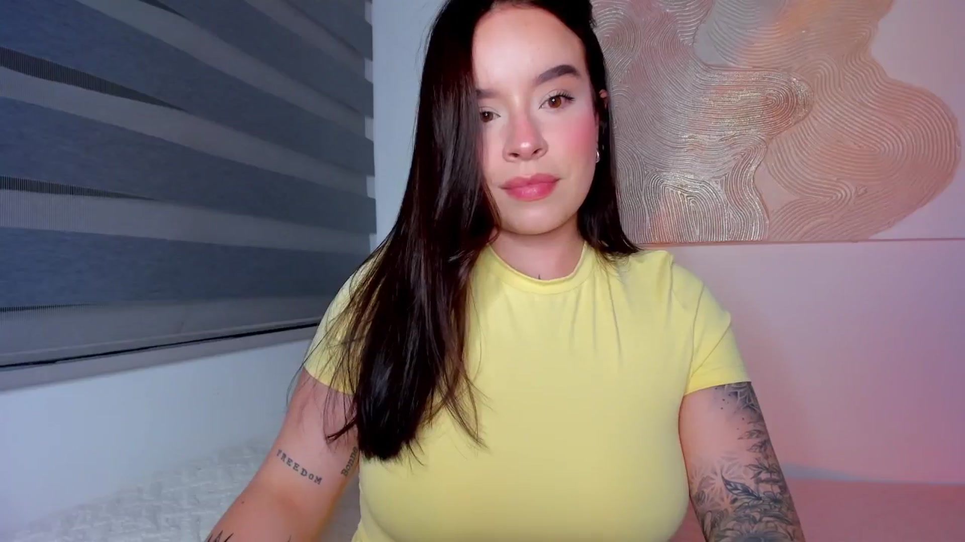 Gallery image thumbnail from nightlight___'s myfreecams stream on, 11/21/2025, 02:59 image 18 of 20