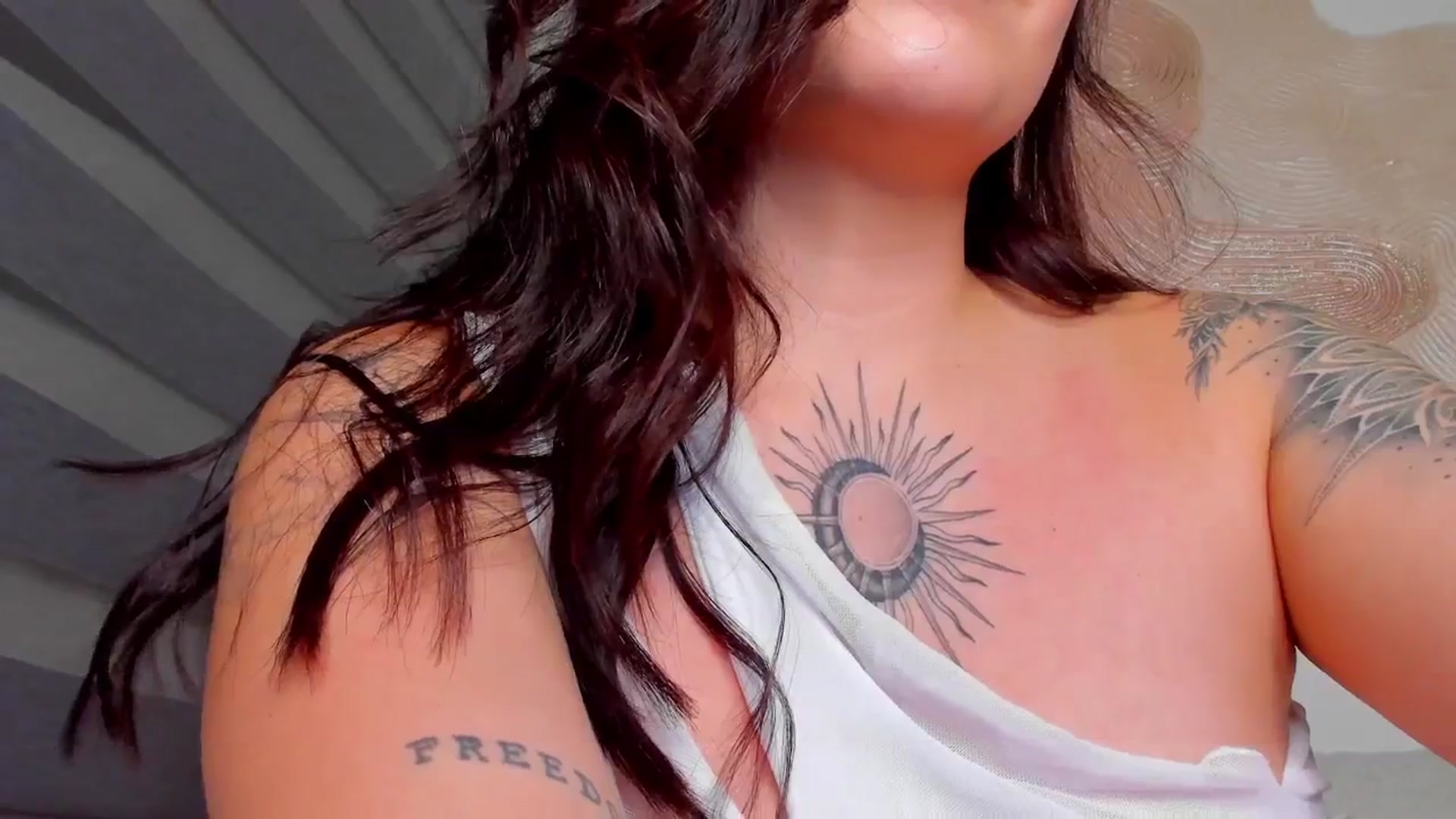 Gallery image thumbnail from nightlight___'s myfreecams stream on, 11/29/2025, 24:25 image 18 of 20
