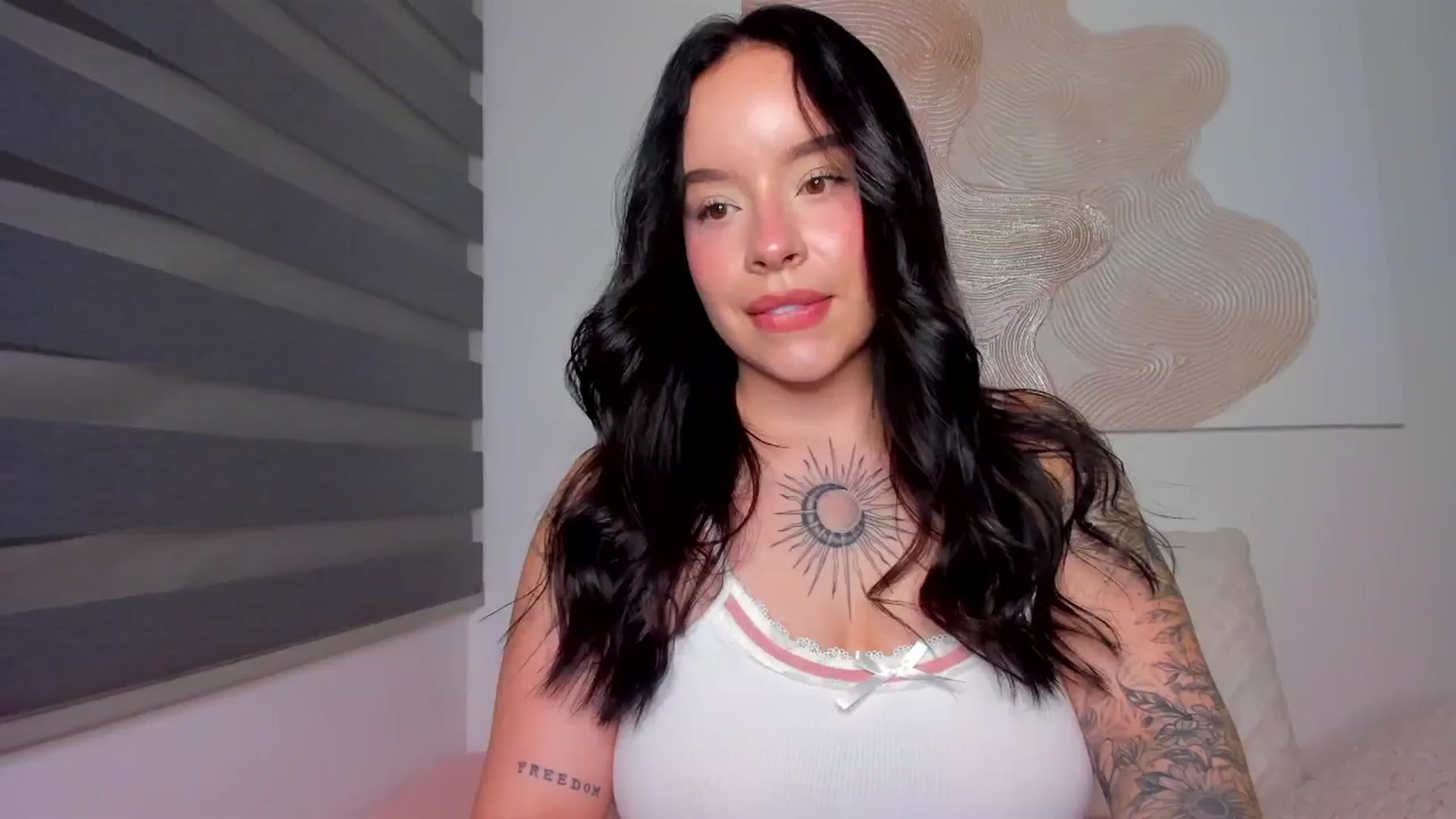 Gallery image thumbnail from nightlight___'s myfreecams stream on, 01/04/2026, 23:57 image 18 of 20