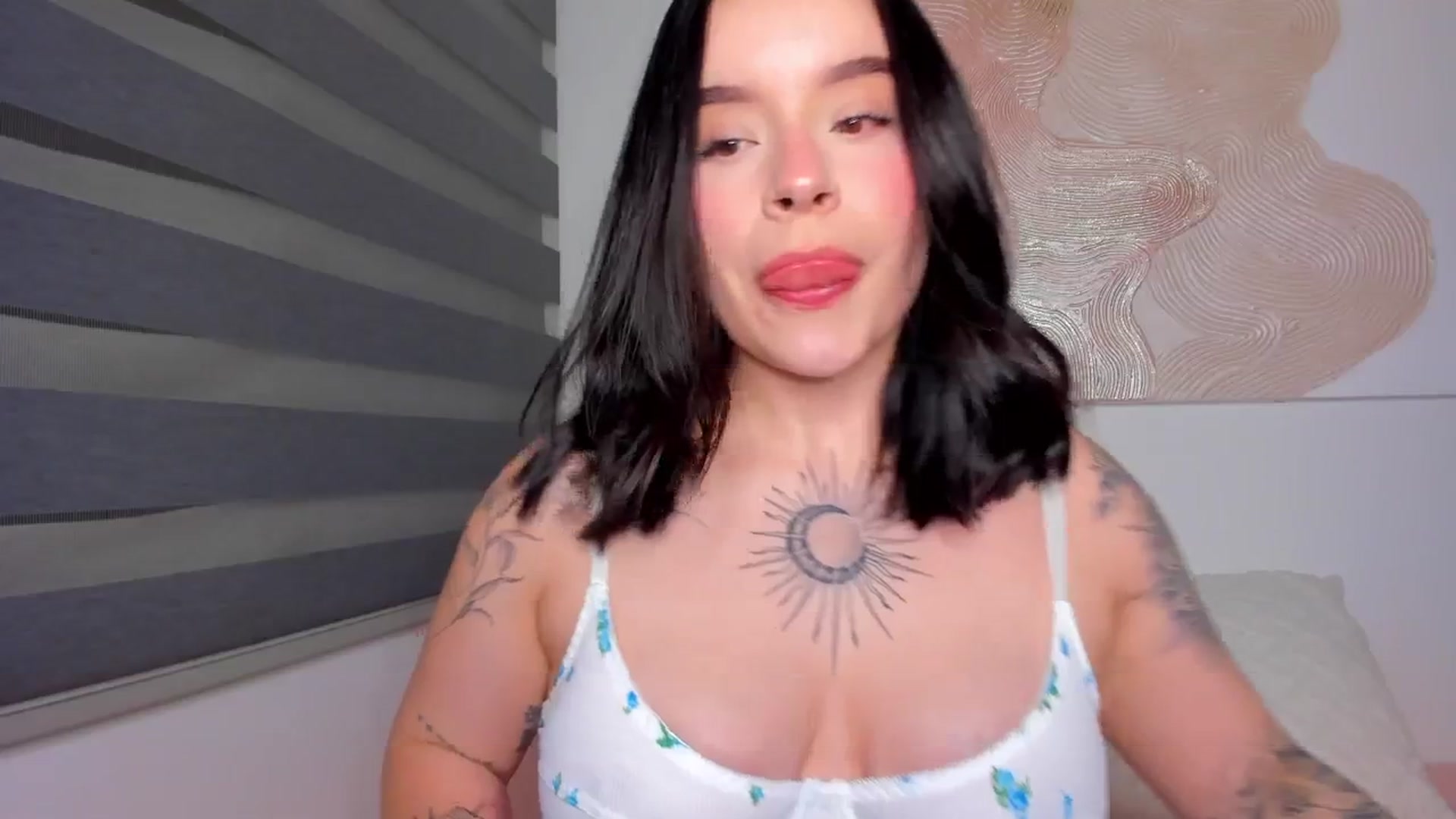 Gallery image thumbnail from nightlight___'s myfreecams stream on, 01/08/2026, 01:45 image 19 of 20