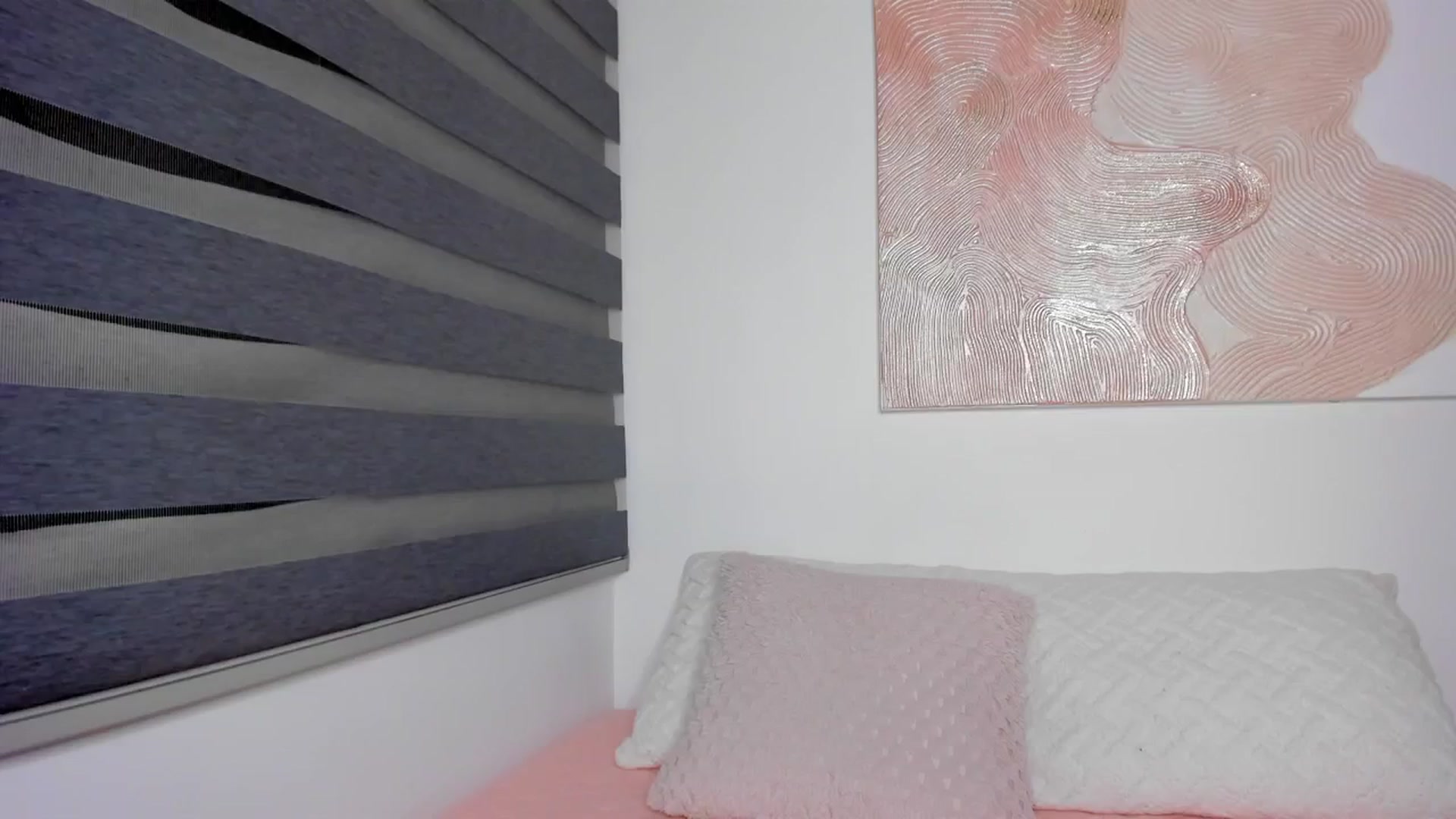 Gallery image thumbnail from nightlight___'s myfreecams stream on, 01/08/2026, 01:45 image 20 of 20