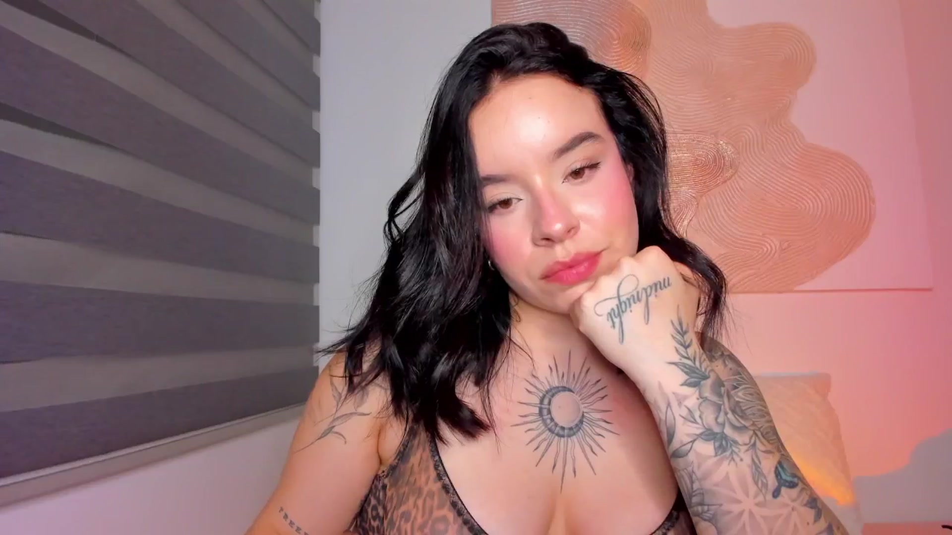 Gallery image thumbnail from nightlight___'s myfreecams stream on, 01/10/2026, 24:42 image 18 of 20