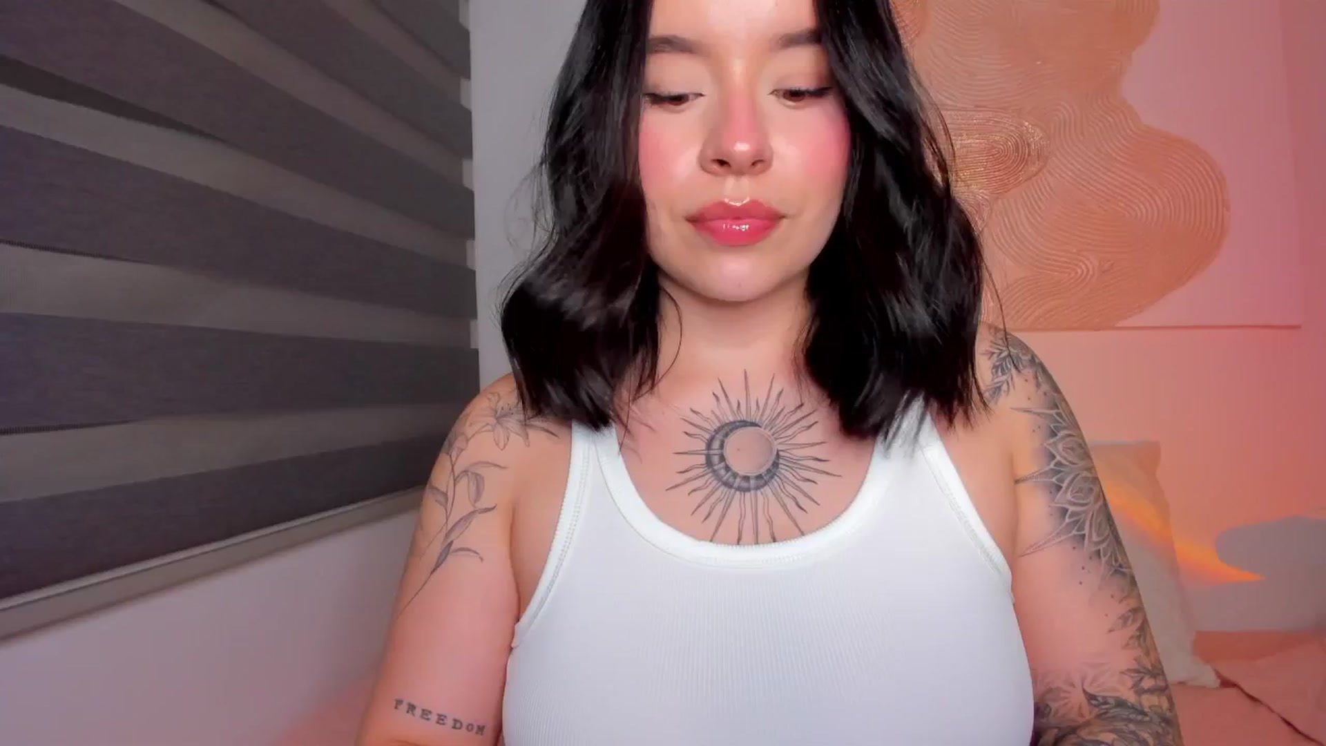 Gallery image thumbnail from nightlight___'s myfreecams stream on, 01/10/2026, 02:11 image 4 of 20