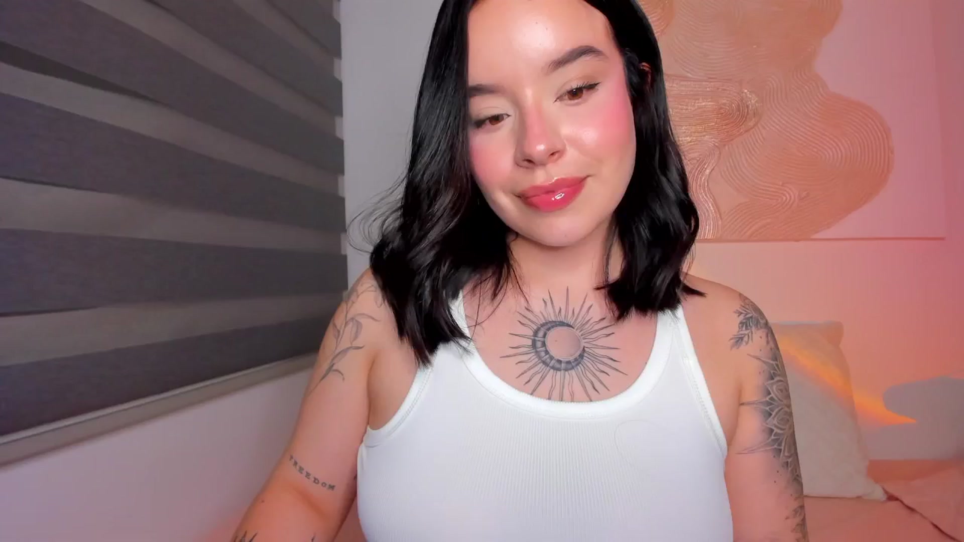 Gallery image thumbnail from nightlight___'s myfreecams stream on, 01/10/2026, 02:11 image 14 of 20