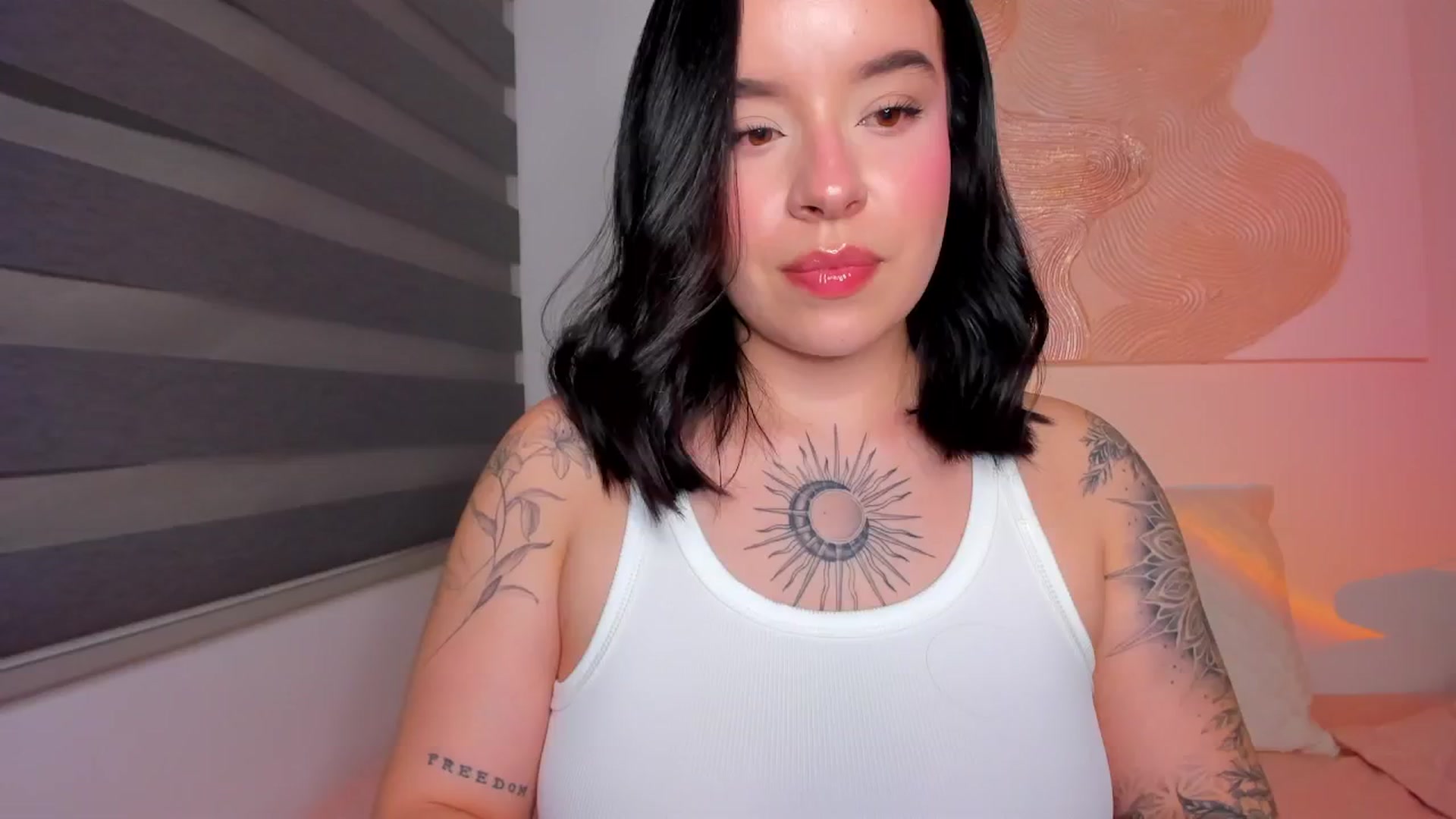 Gallery image thumbnail from nightlight___'s myfreecams stream on, 01/10/2026, 02:11 image 15 of 20