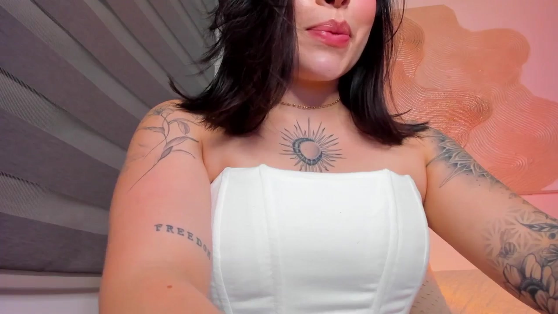 Gallery image thumbnail from nightlight___'s myfreecams stream on, 01/16/2026, 03:59 image 8 of 20