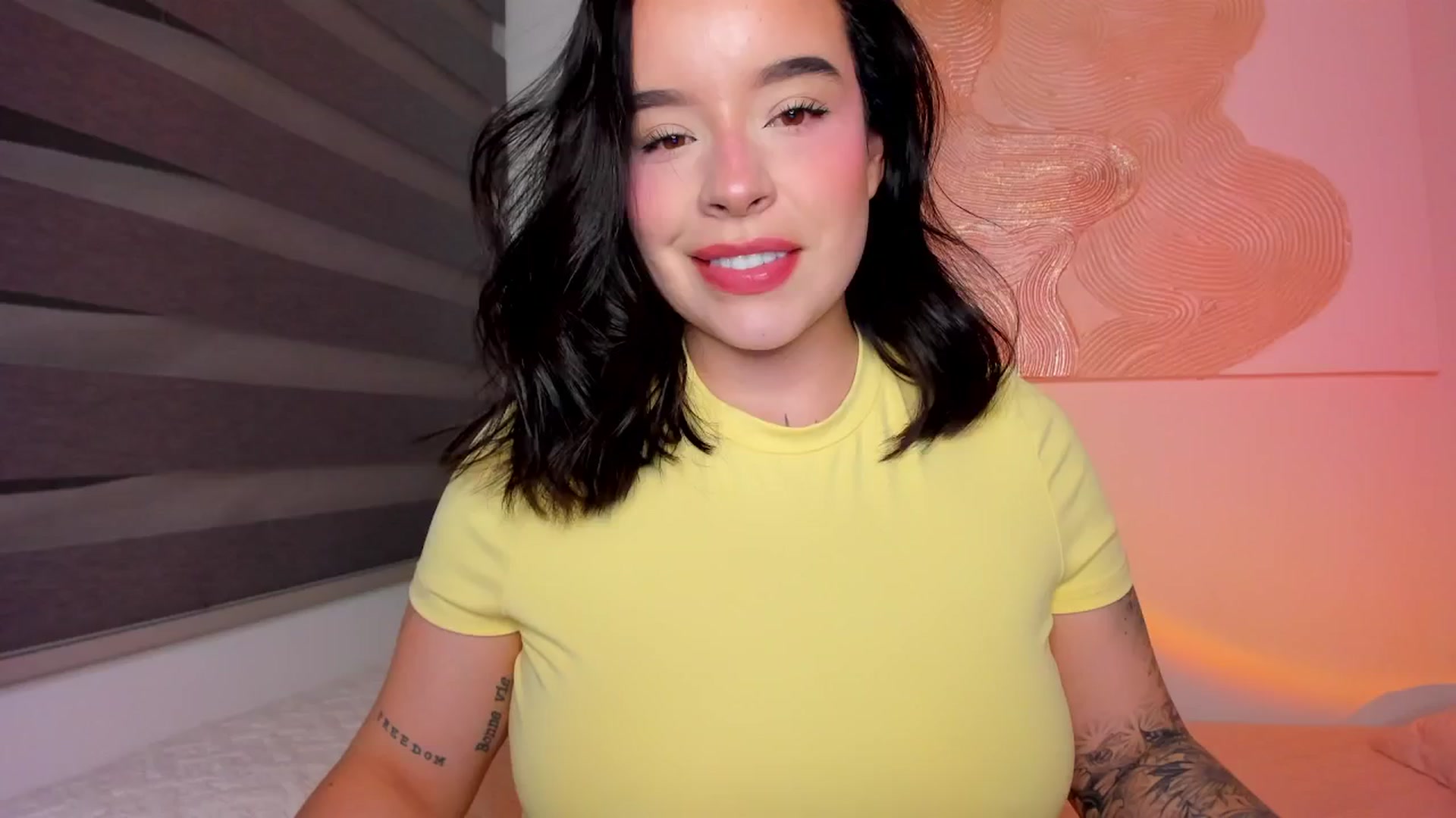 Gallery image thumbnail from nightlight___'s myfreecams stream on, 01/19/2026, 24:00 image 1 of 20