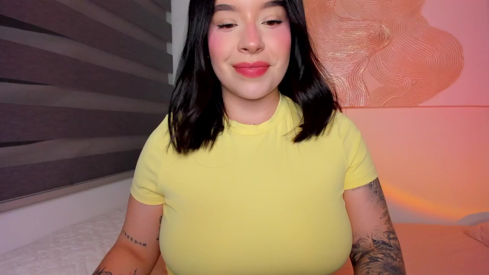 Gallery image thumbnail from nightlight___'s myfreecams stream on, 01/19/2026, 24:00 image 11 of 20