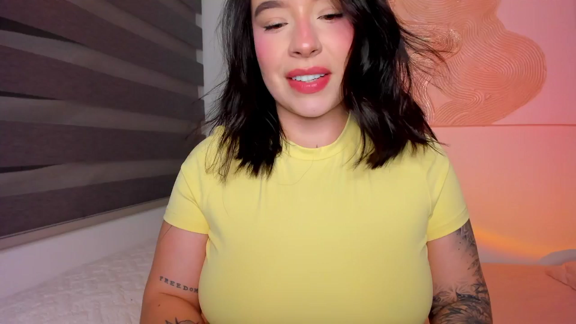 Gallery image thumbnail from nightlight___'s myfreecams stream on, 01/19/2026, 24:00 image 14 of 20
