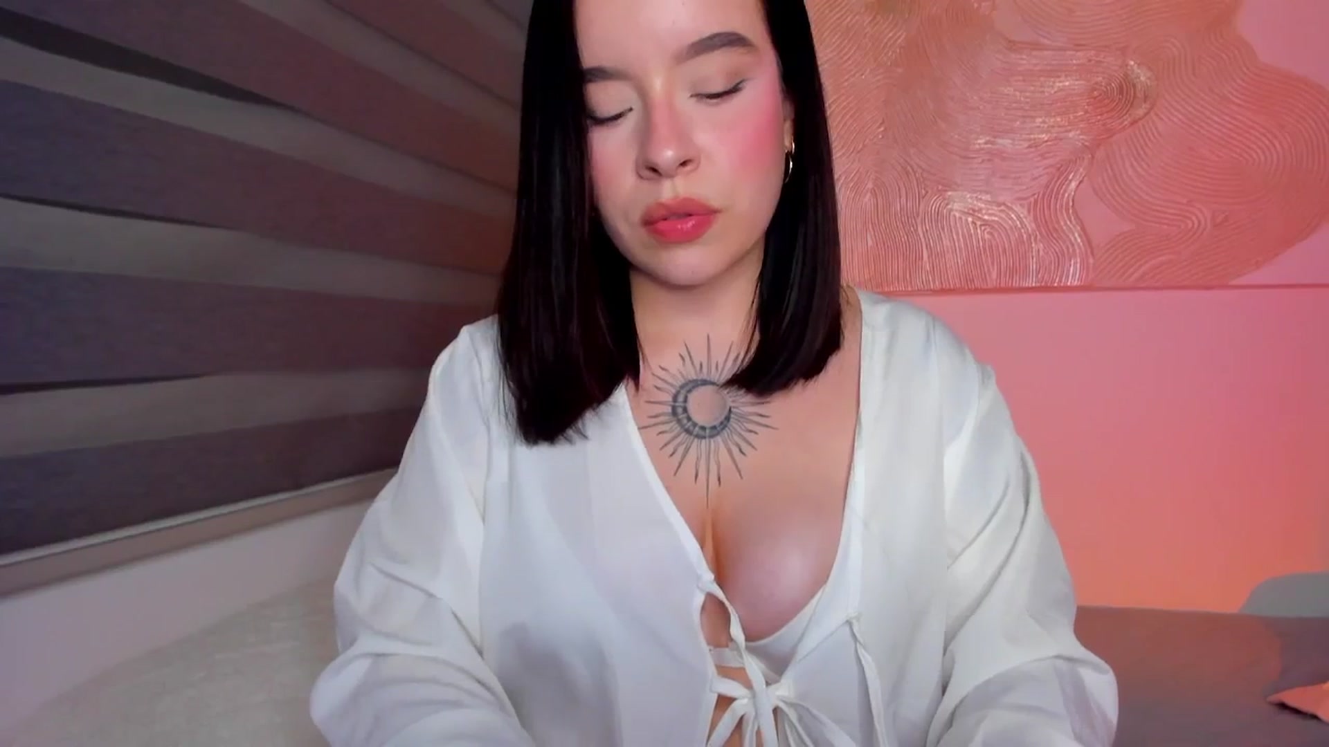 Gallery image thumbnail from nightlight___'s myfreecams stream on, 01/27/2026, 01:12 image 10 of 20