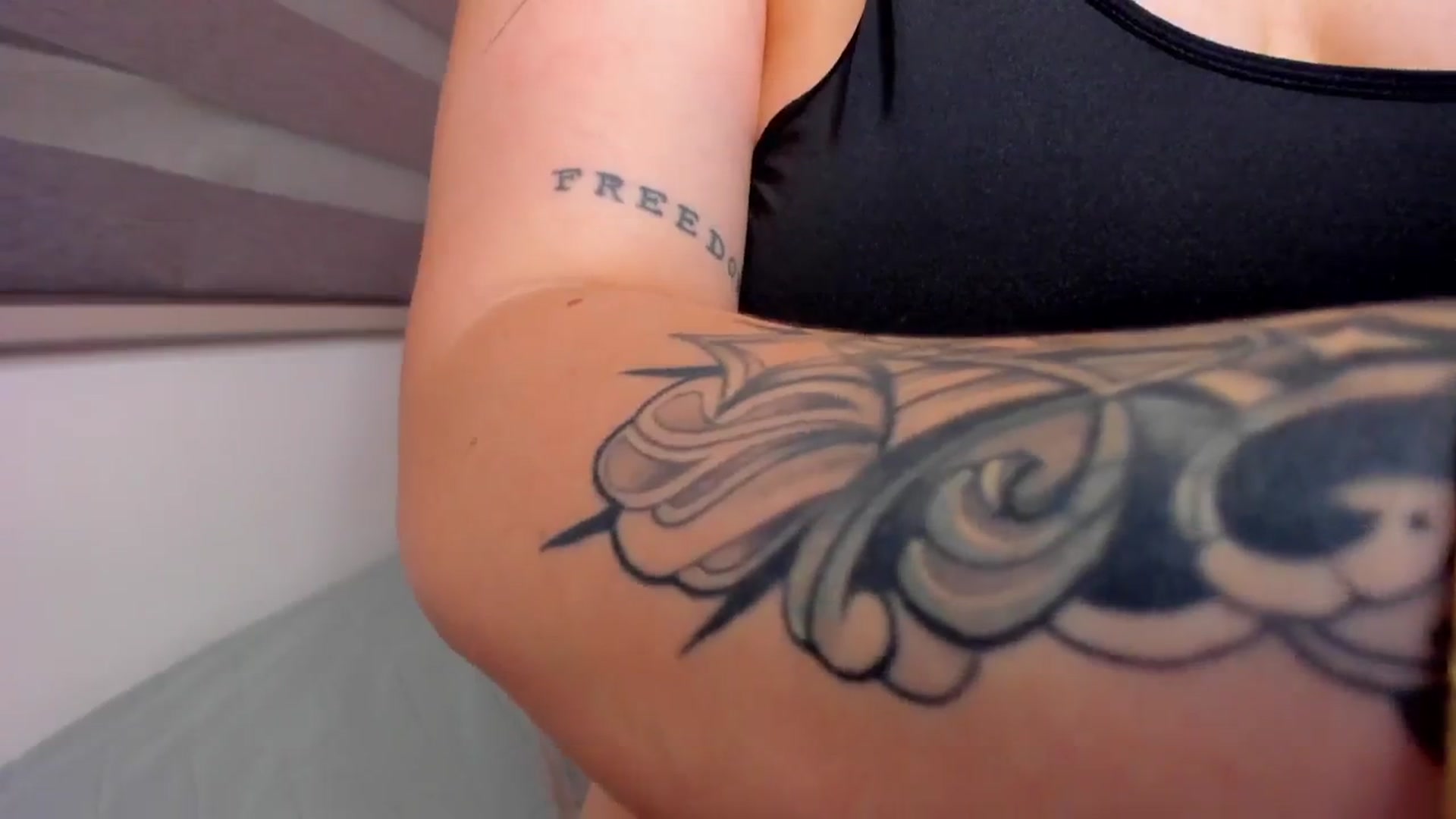Gallery image thumbnail from nightlight___'s myfreecams stream on, 01/30/2026, 02:29 image 18 of 20