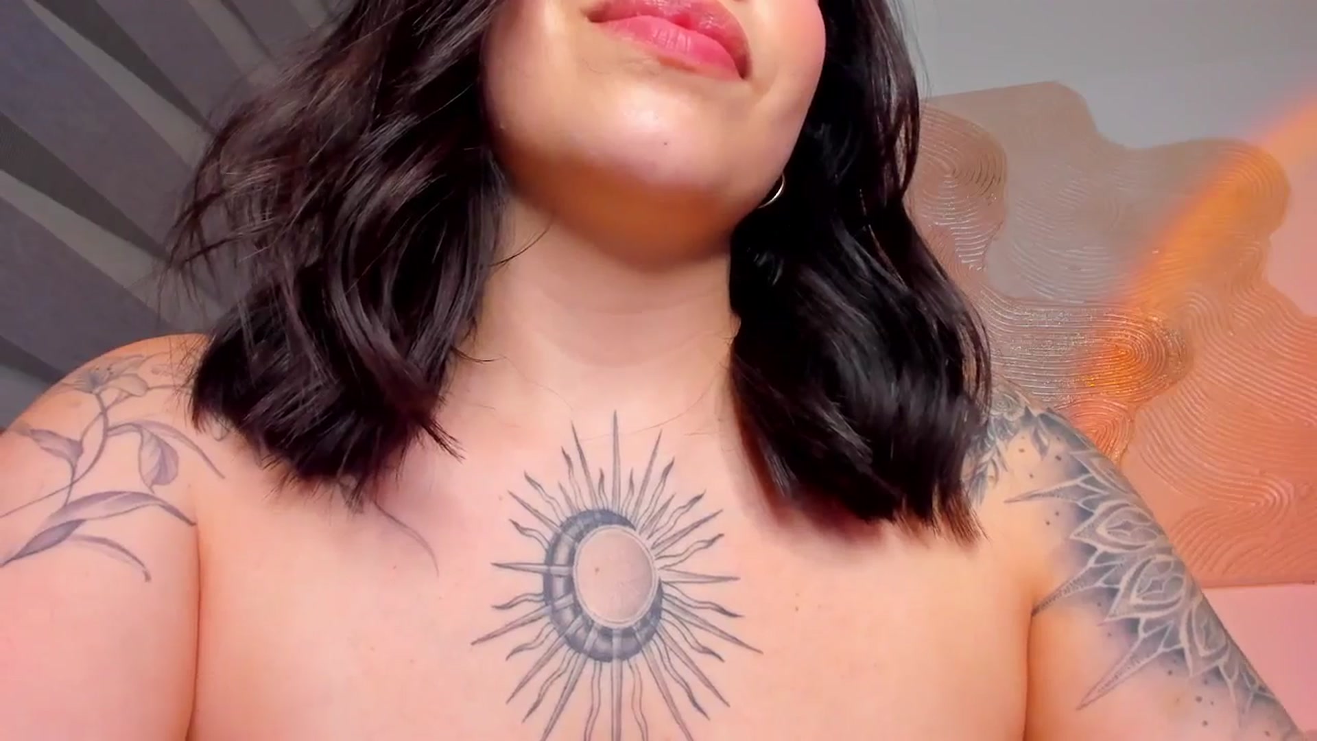 Gallery image thumbnail from nightlight___'s myfreecams stream on, 02/02/2026, 24:01 image 19 of 20
