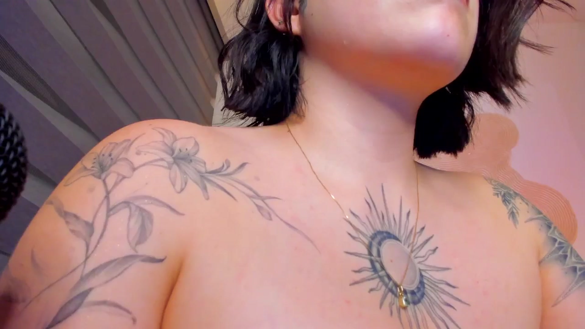 Gallery image thumbnail from nightlight___'s myfreecams stream on, 02/15/2026, 02:45 image 15 of 20