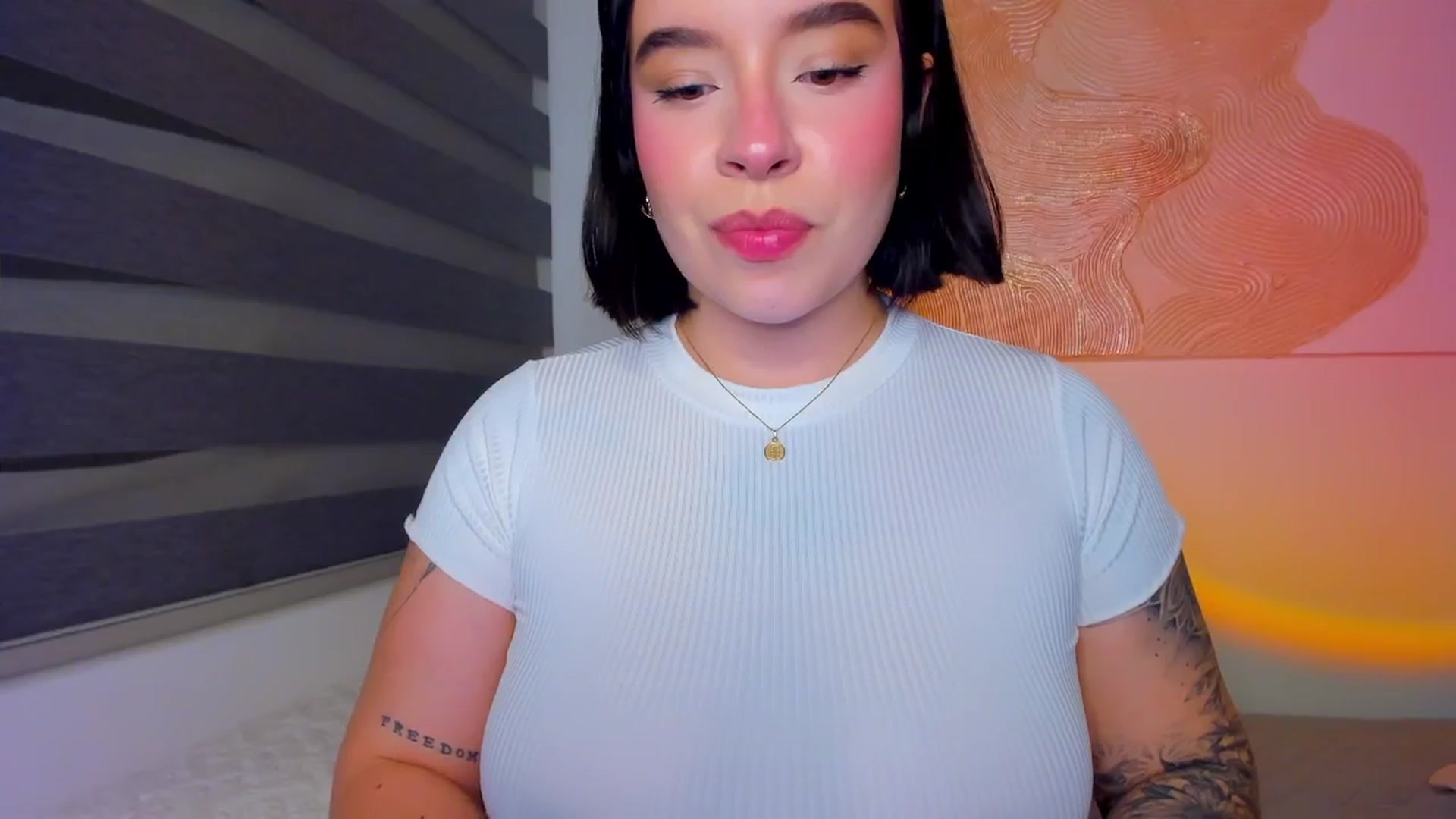 Gallery image thumbnail from nightlight___'s myfreecams stream on, 02/17/2026, 02:16 image 5 of 20
