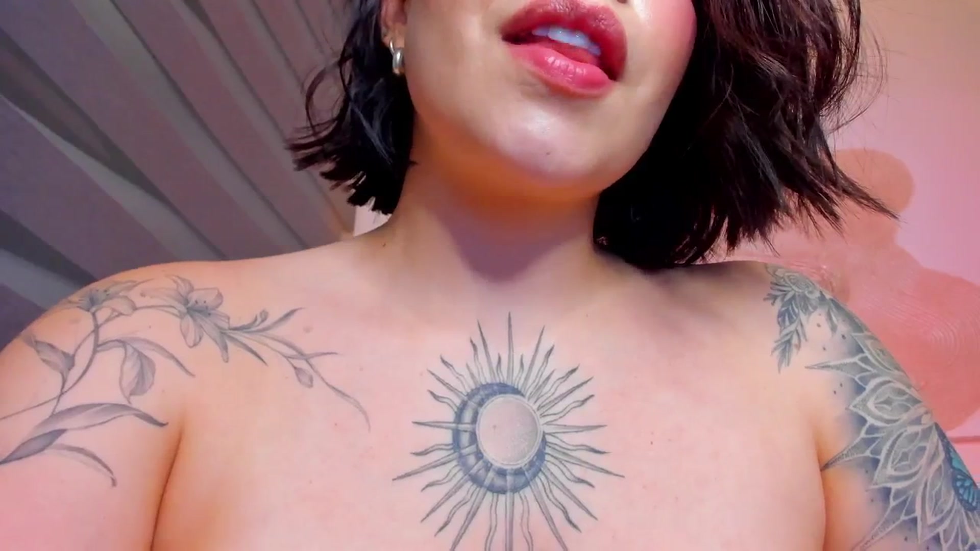Gallery image thumbnail from nightlight___'s myfreecams stream on, 02/21/2026, 01:54 image 17 of 20