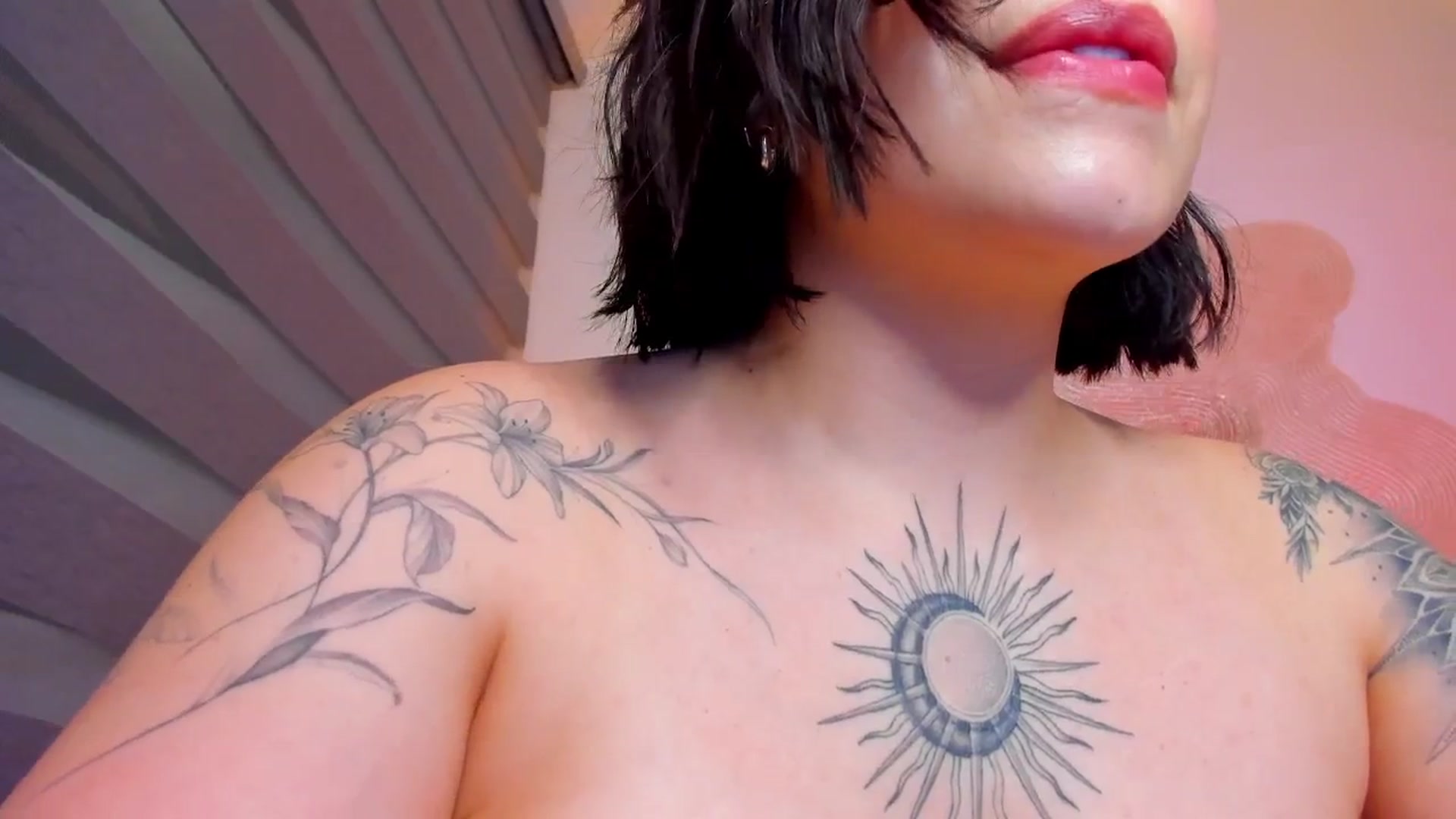 Gallery image thumbnail from nightlight___'s myfreecams stream on, 02/21/2026, 01:54 image 16 of 20