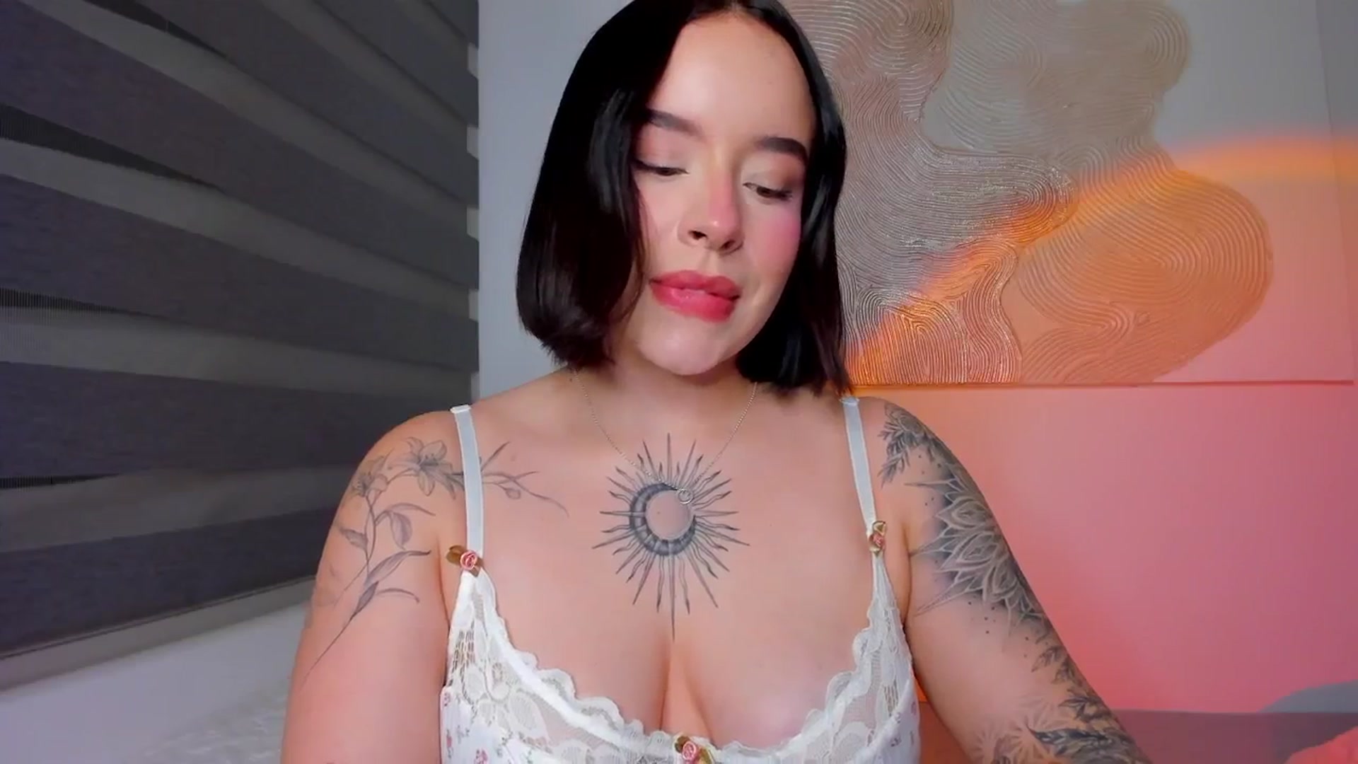 Gallery image thumbnail from nightlight___'s myfreecams stream on, 02/26/2026, 01:40 image 10 of 20