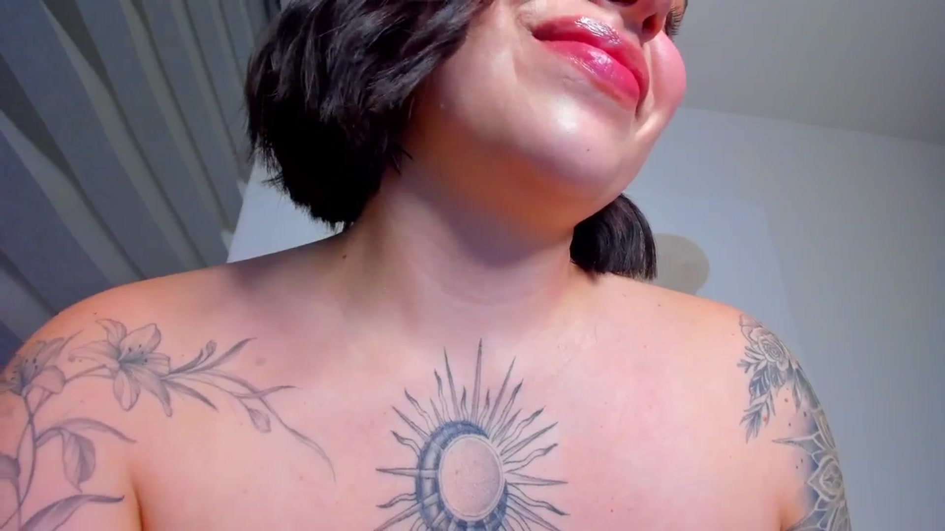 Gallery image thumbnail from nightlight___'s myfreecams stream on, 03/08/2026, 01:49 image 17 of 20