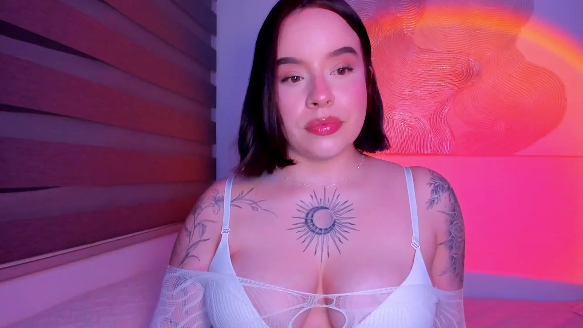 Gallery image thumbnail from nightlight___'s myfreecams stream on, 03/18/2026, 24:32 image 7 of 20