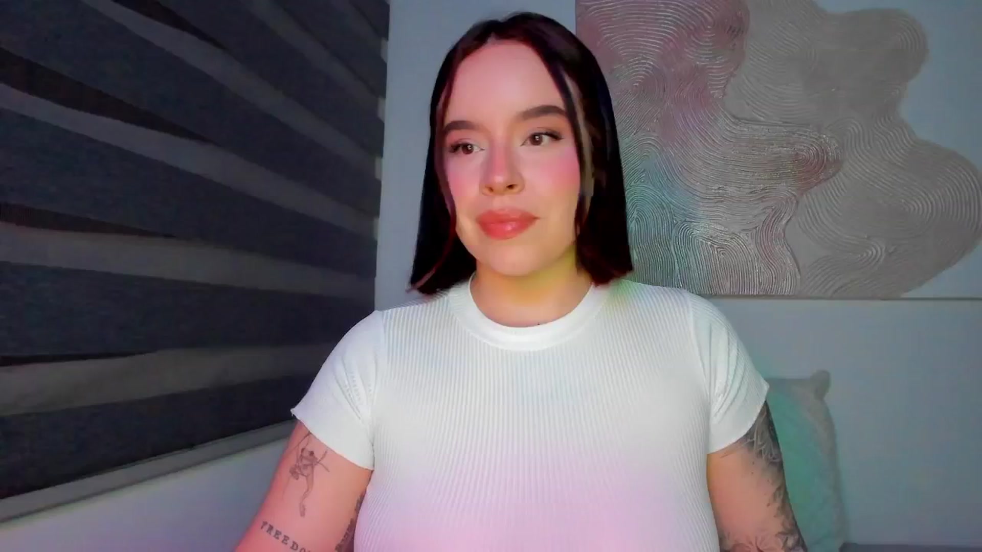 Gallery image thumbnail from nightlight___'s myfreecams stream on, 03/26/2026, 02:32 image 18 of 20