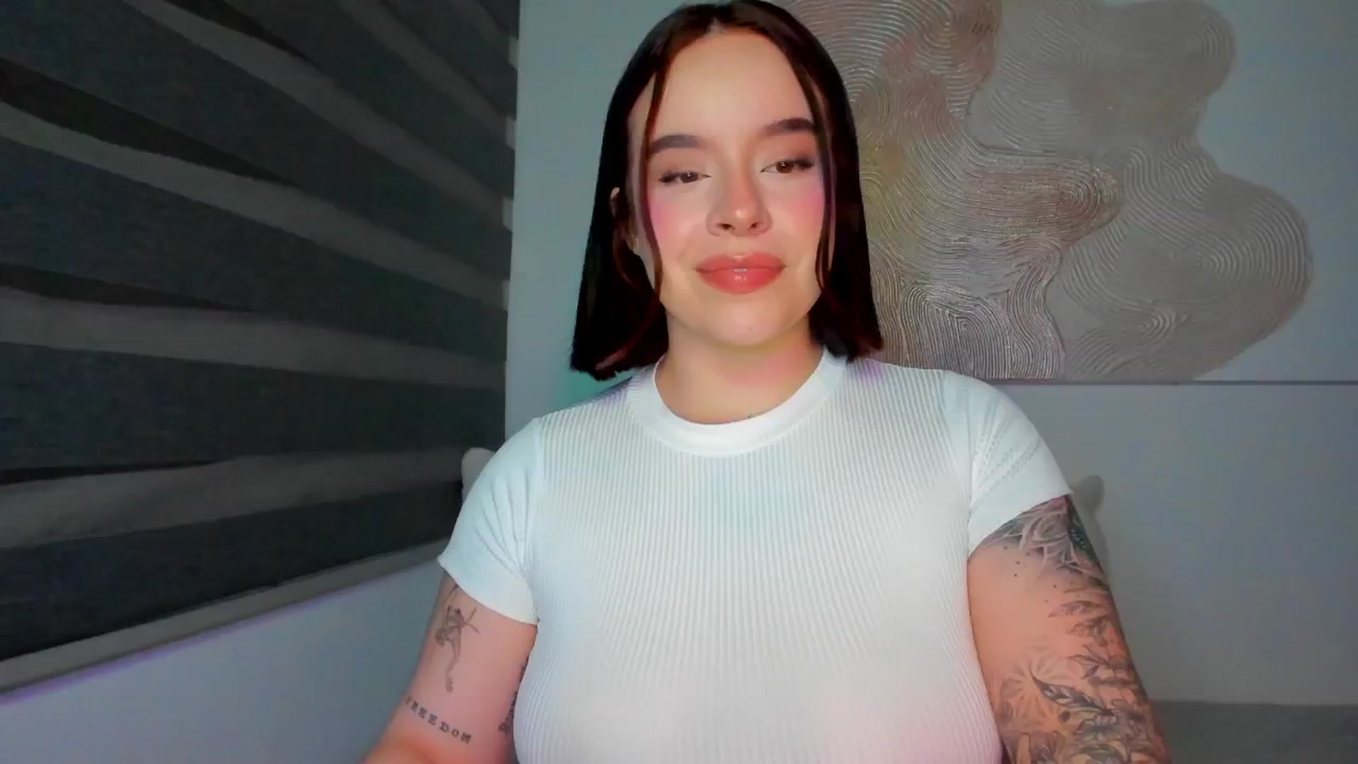 Gallery image thumbnail from nightlight___'s myfreecams stream on, 03/26/2026, 02:32 image 14 of 20