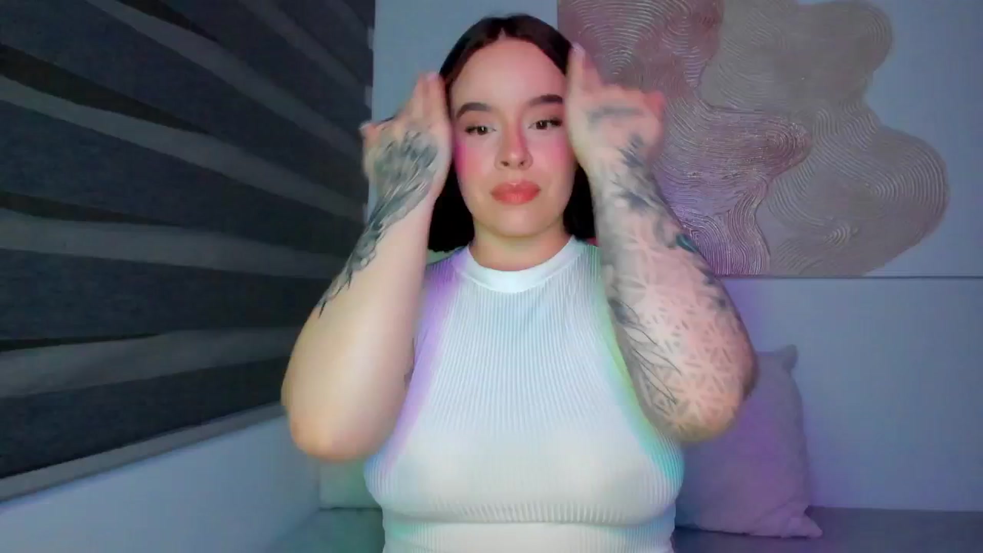 Gallery image thumbnail from nightlight___'s myfreecams stream on, 03/26/2026, 02:32 image 5 of 20