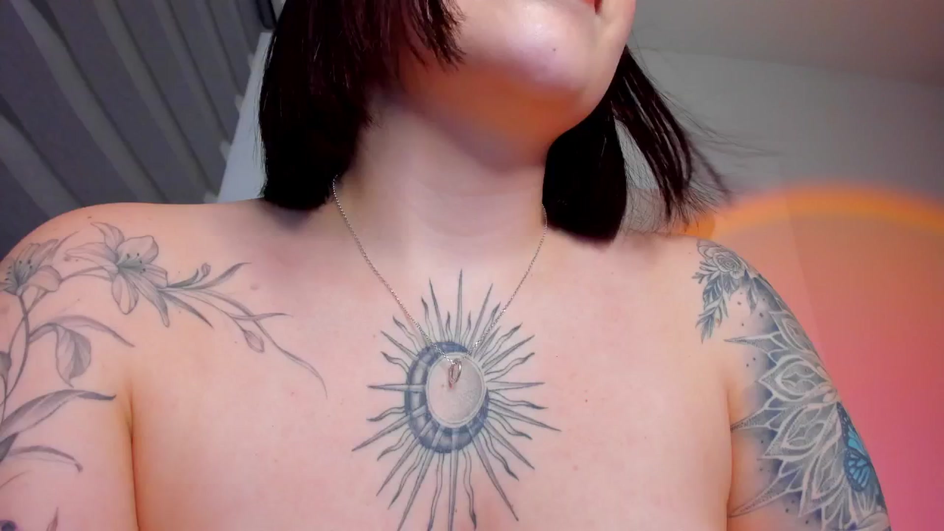 Gallery image thumbnail from nightlight___'s myfreecams stream on, 03/28/2026, 24:06 image 17 of 20