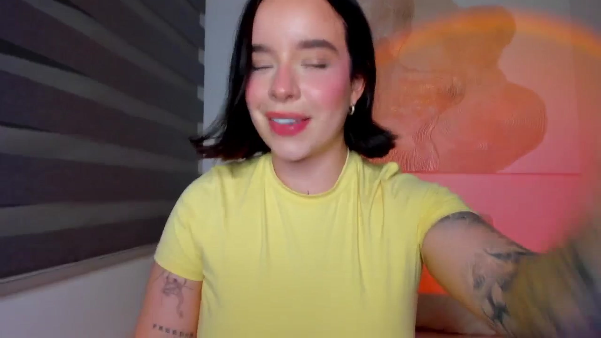 Gallery image thumbnail from nightlight___'s myfreecams stream on, 04/02/2026, 24:47 image 8 of 20