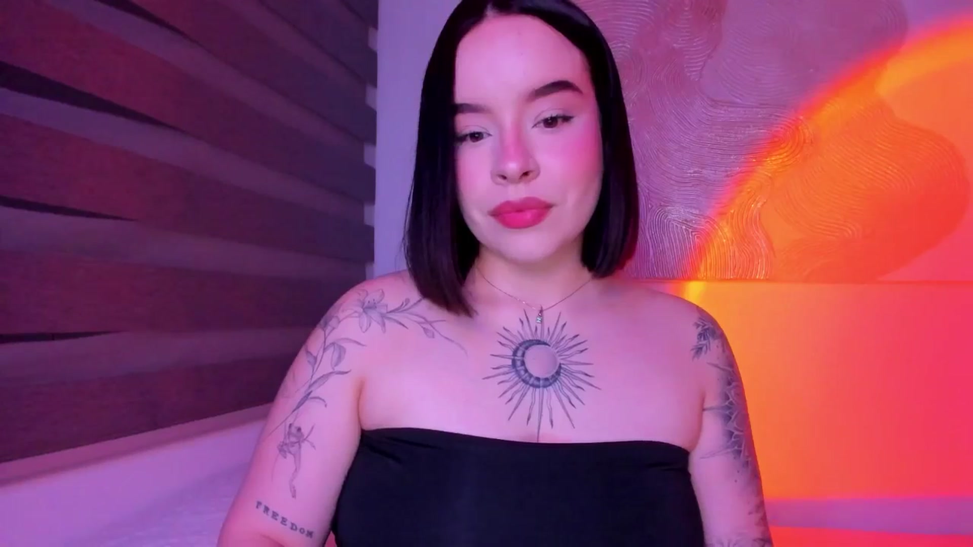 Gallery image thumbnail from nightlight___'s myfreecams stream on, 04/10/2026, 24:38 image 16 of 20