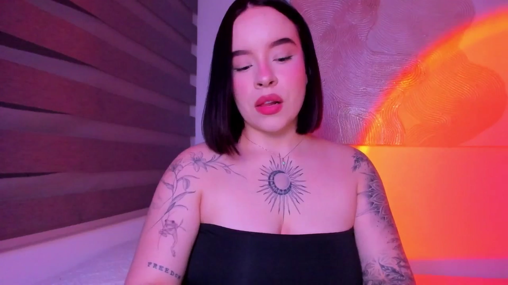 Gallery image thumbnail from nightlight___'s myfreecams stream on, 04/10/2026, 24:38 image 8 of 20