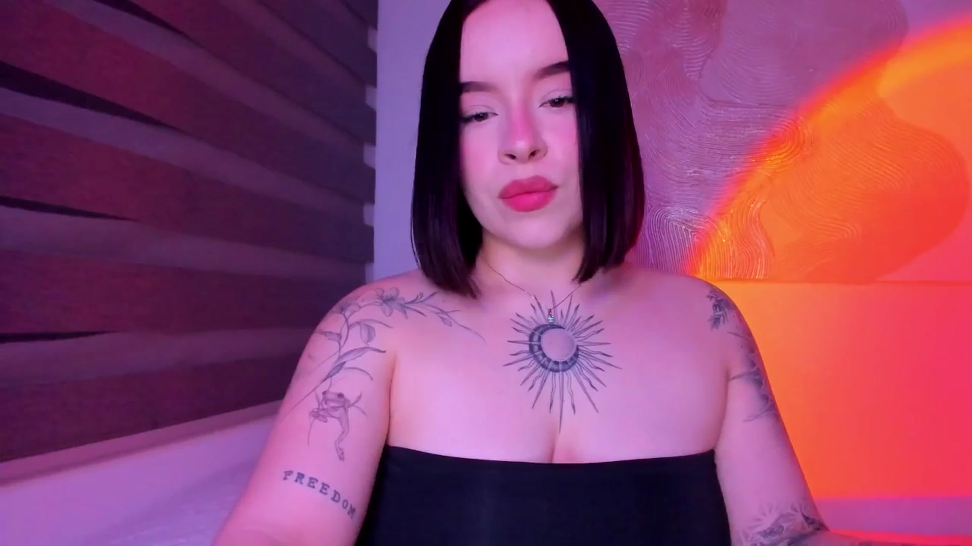 Gallery image thumbnail from nightlight___'s myfreecams stream on, 04/10/2026, 24:38 image 11 of 20