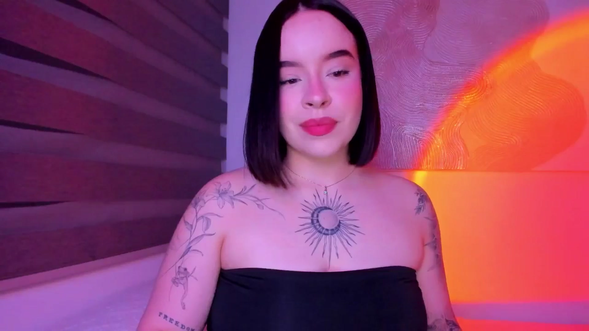 Gallery image thumbnail from nightlight___'s myfreecams stream on, 04/10/2026, 24:38 image 18 of 20