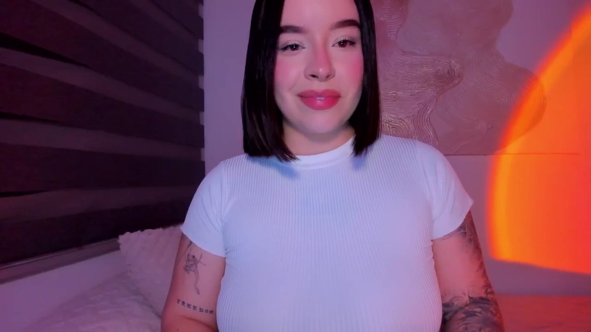 Gallery image thumbnail from nightlight___'s myfreecams stream on, 04/25/2026, 24:55 image 10 of 20