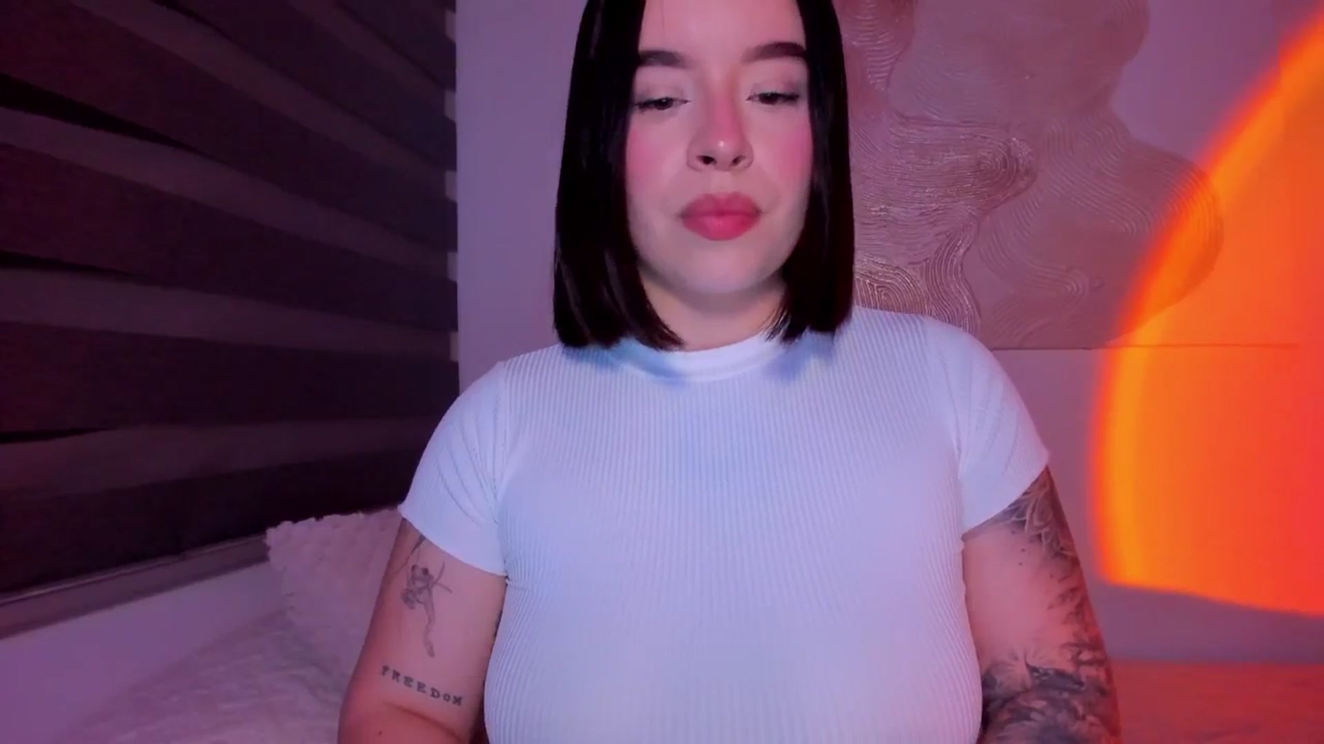 Gallery image thumbnail from nightlight___'s myfreecams stream on, 04/25/2026, 24:55 image 19 of 20