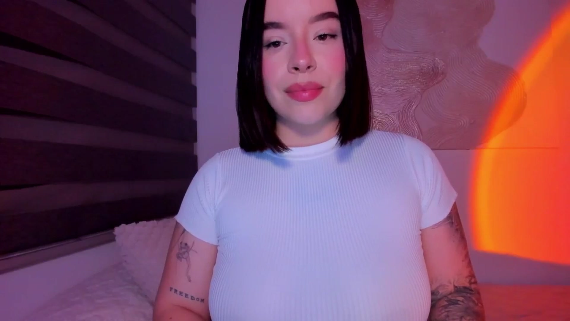 Gallery image thumbnail from nightlight___'s myfreecams stream on, 04/25/2026, 24:55 image 12 of 20
